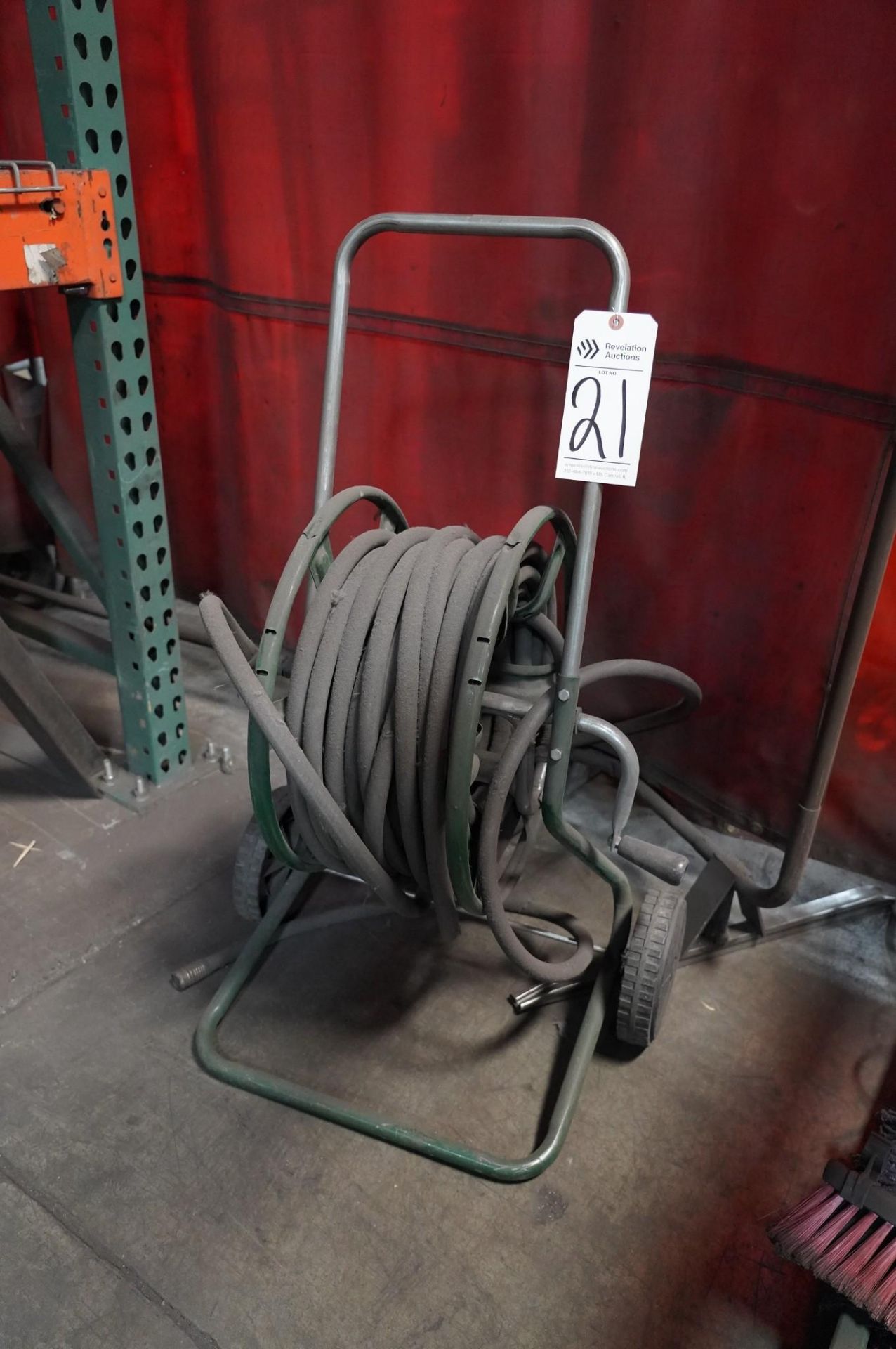 PORTABLE WATER HOSE REEL WITH HOSE