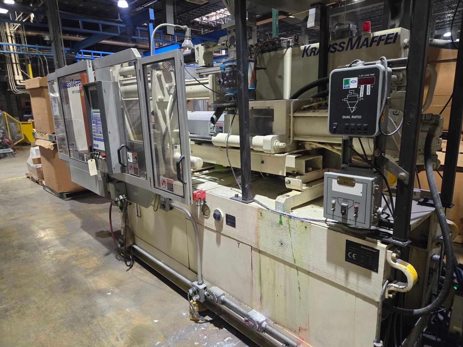 110 TON KRAUSSMAFFEI 110-390 C2 INJECTION MOLDING MACHINE MFG. 1998 - Image 4 of 17