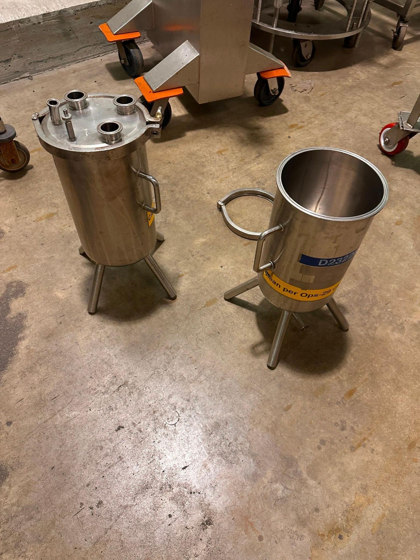 STAINLESS STEEL TANKS WITH ROLLER CART - Image 9 of 12