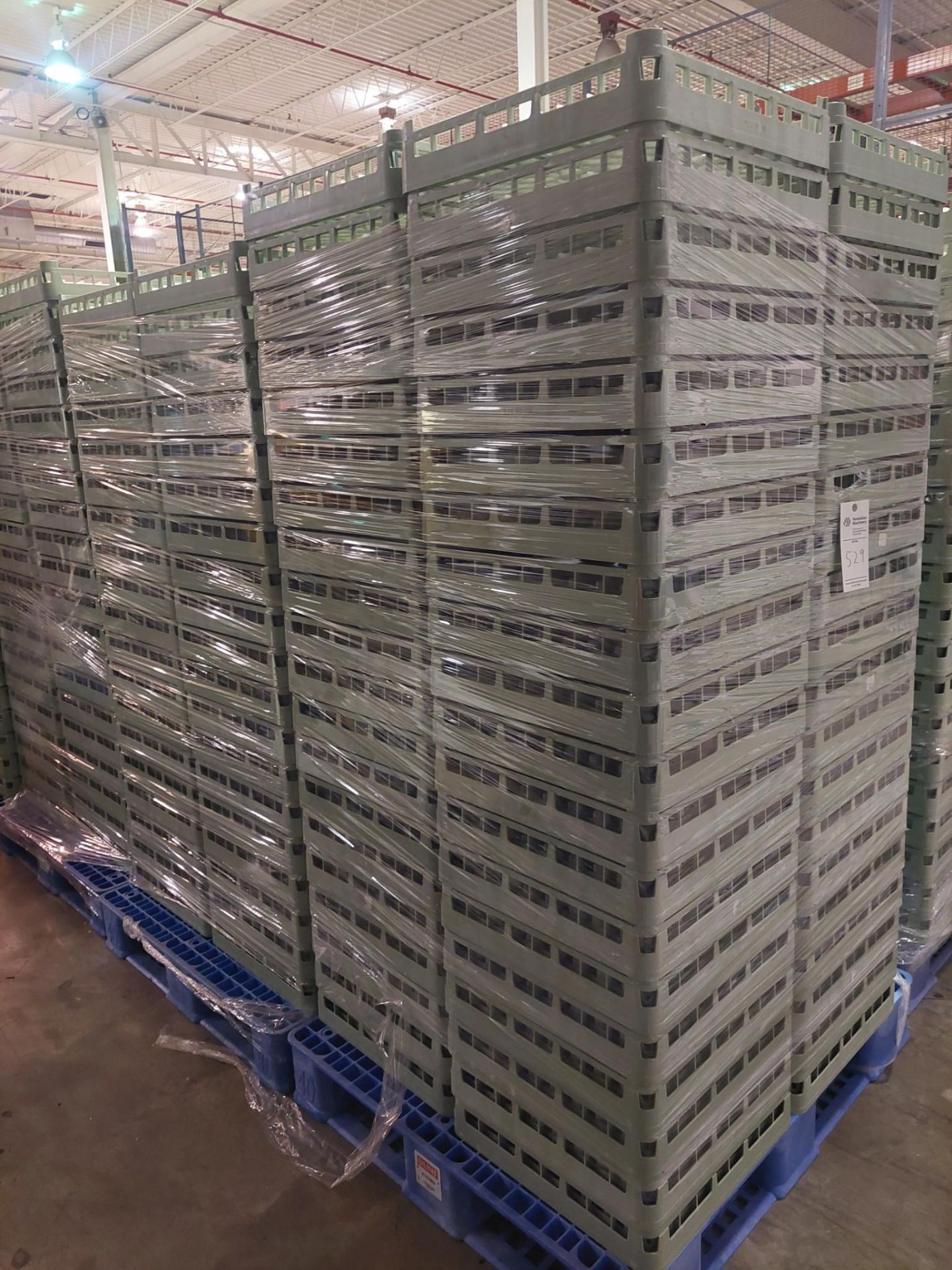 PLASTIC TRAYS APPROX. X12 FULL PALLETS - Image 3 of 6