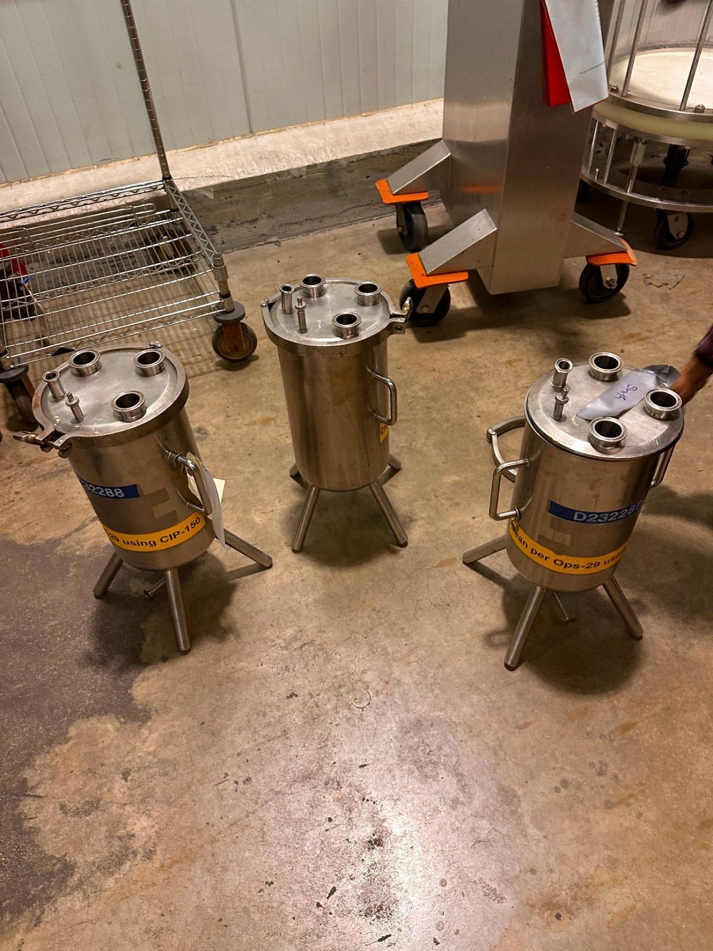 STAINLESS STEEL TANKS WITH ROLLER CART - Image 7 of 12