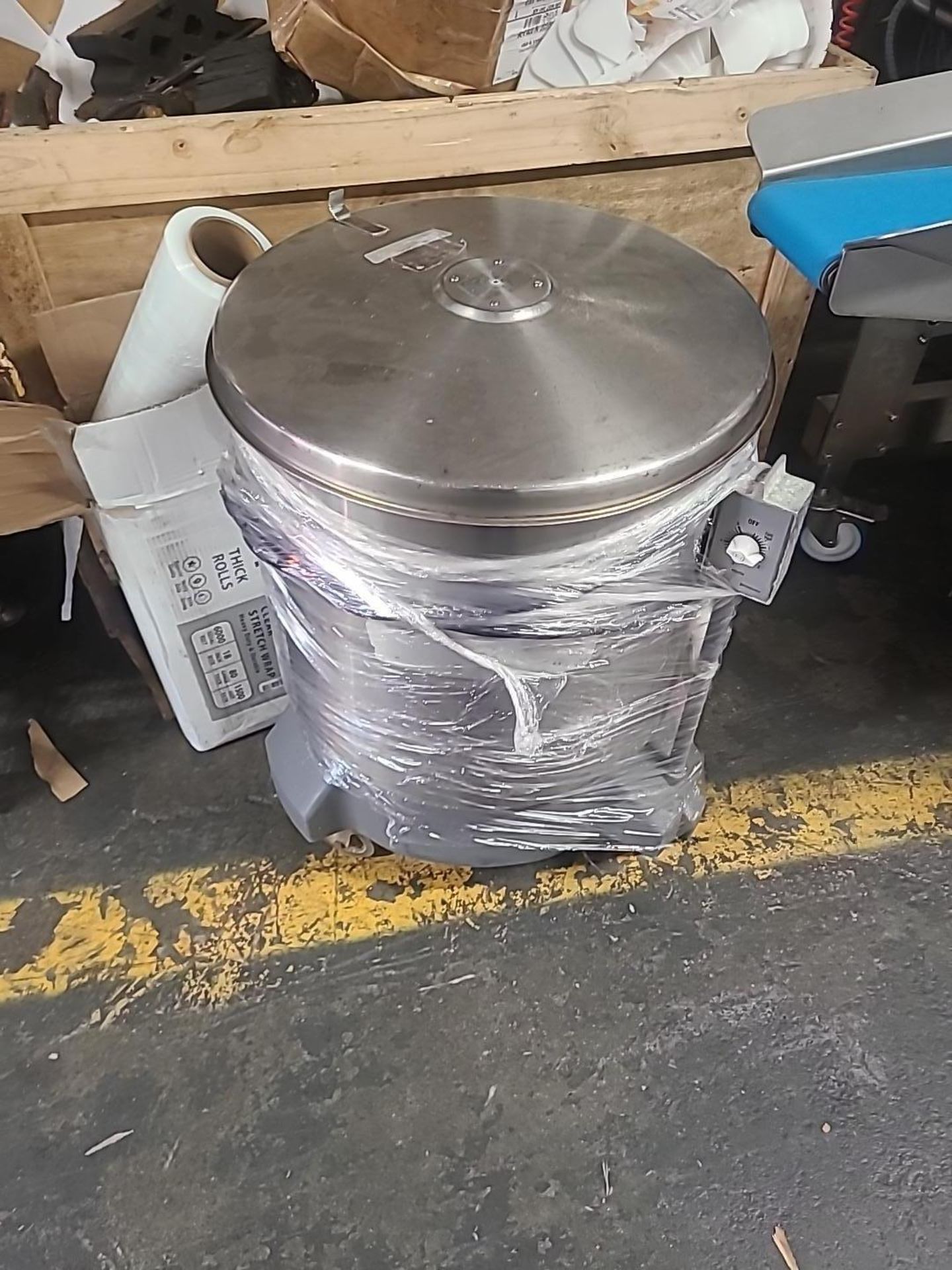 HOBART SDPS 20 GALLON CENTRIFUGAL SPINNER, INCLUDES A FEW PLASTIC BASKETS