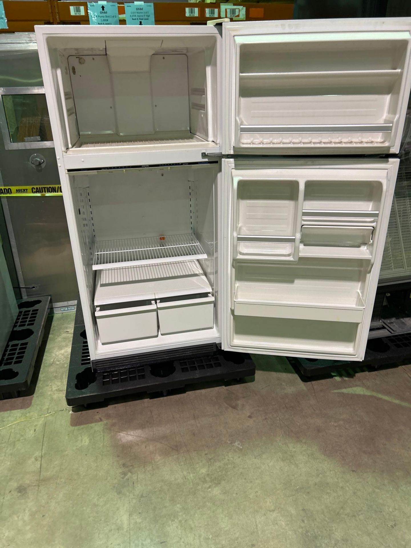 AMANA REFRIGERATOR/FREEZER - Image 2 of 2