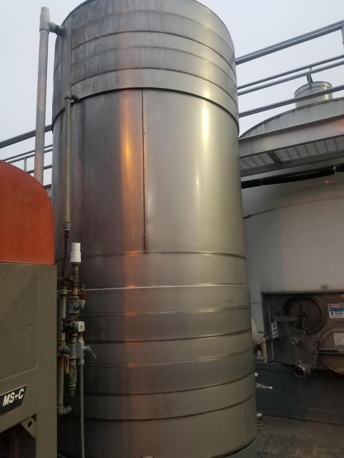 1,485 GALLON STAINLESS TANK - Image 2 of 6