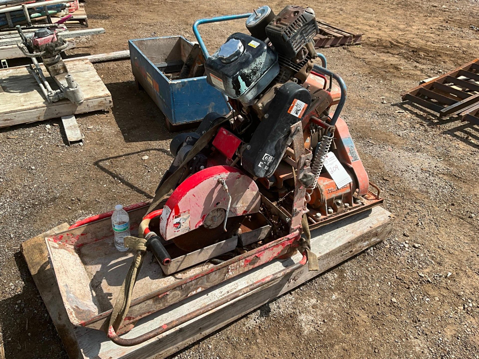CONCRETE SAW AND PLATE COMPACTOR - Image 2 of 7