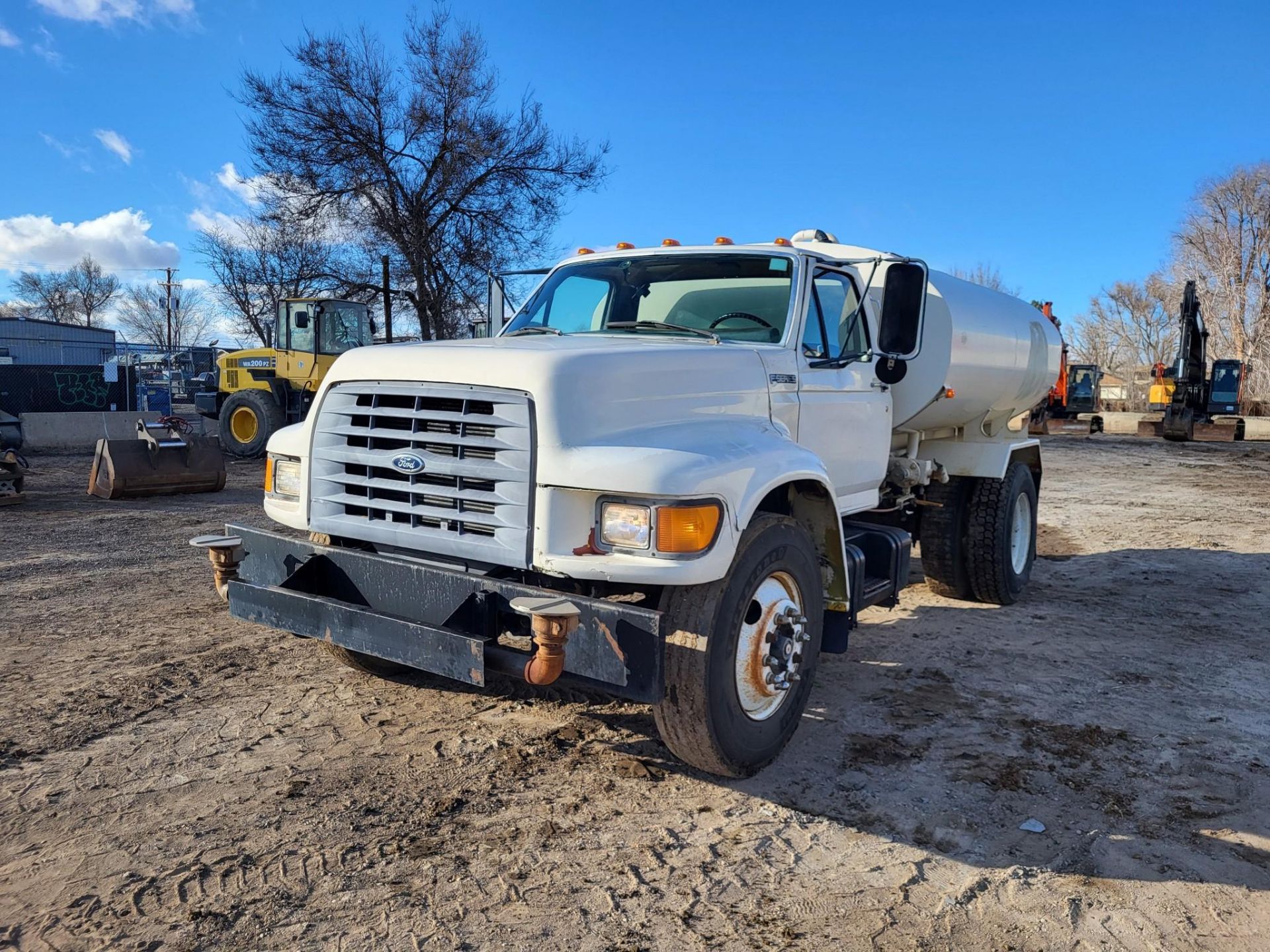 1998 FORD F800 WATER TRUCK, 27,496 MILES