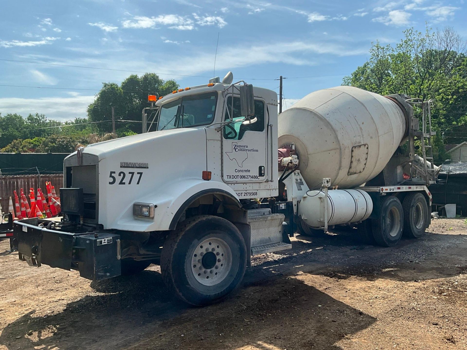 2007 KENWORTH T800 MIXER TRUCK