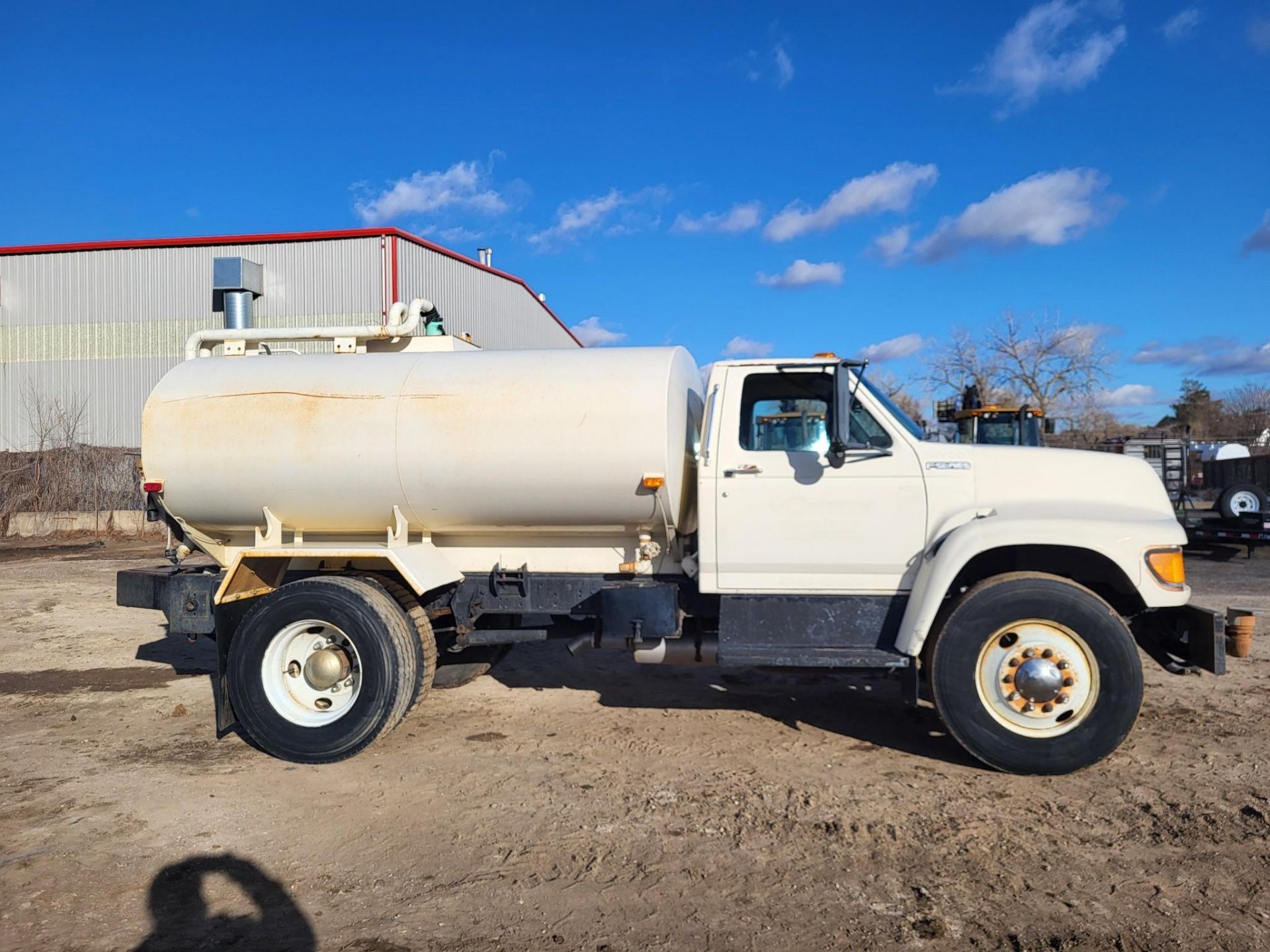 1998 FORD F800 WATER TRUCK, 27,496 MILES - Image 5 of 22