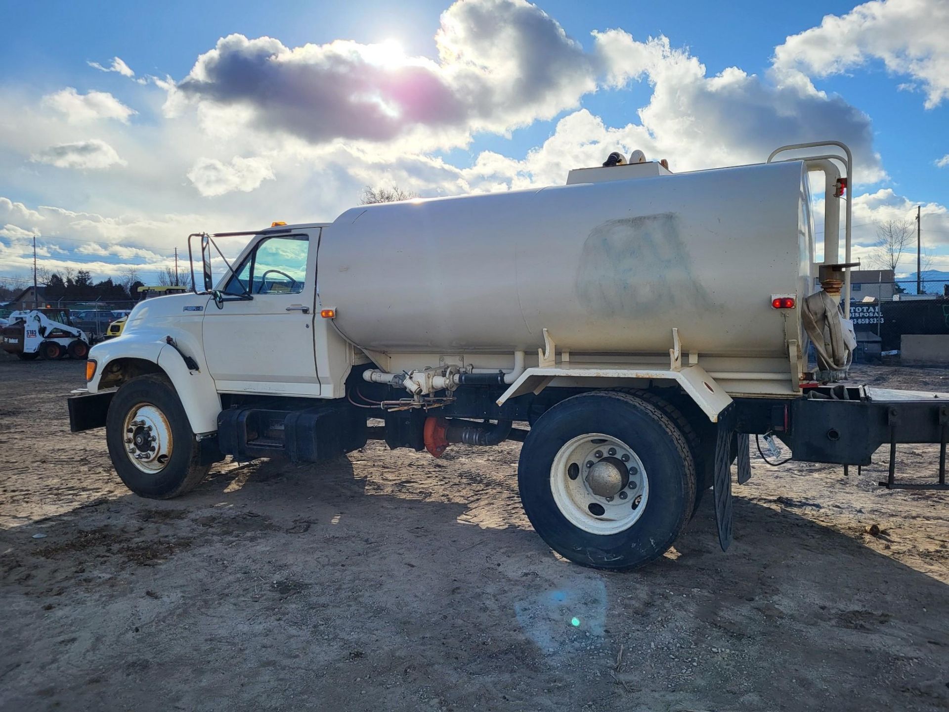 1998 FORD F800 WATER TRUCK, 27,496 MILES - Image 9 of 22