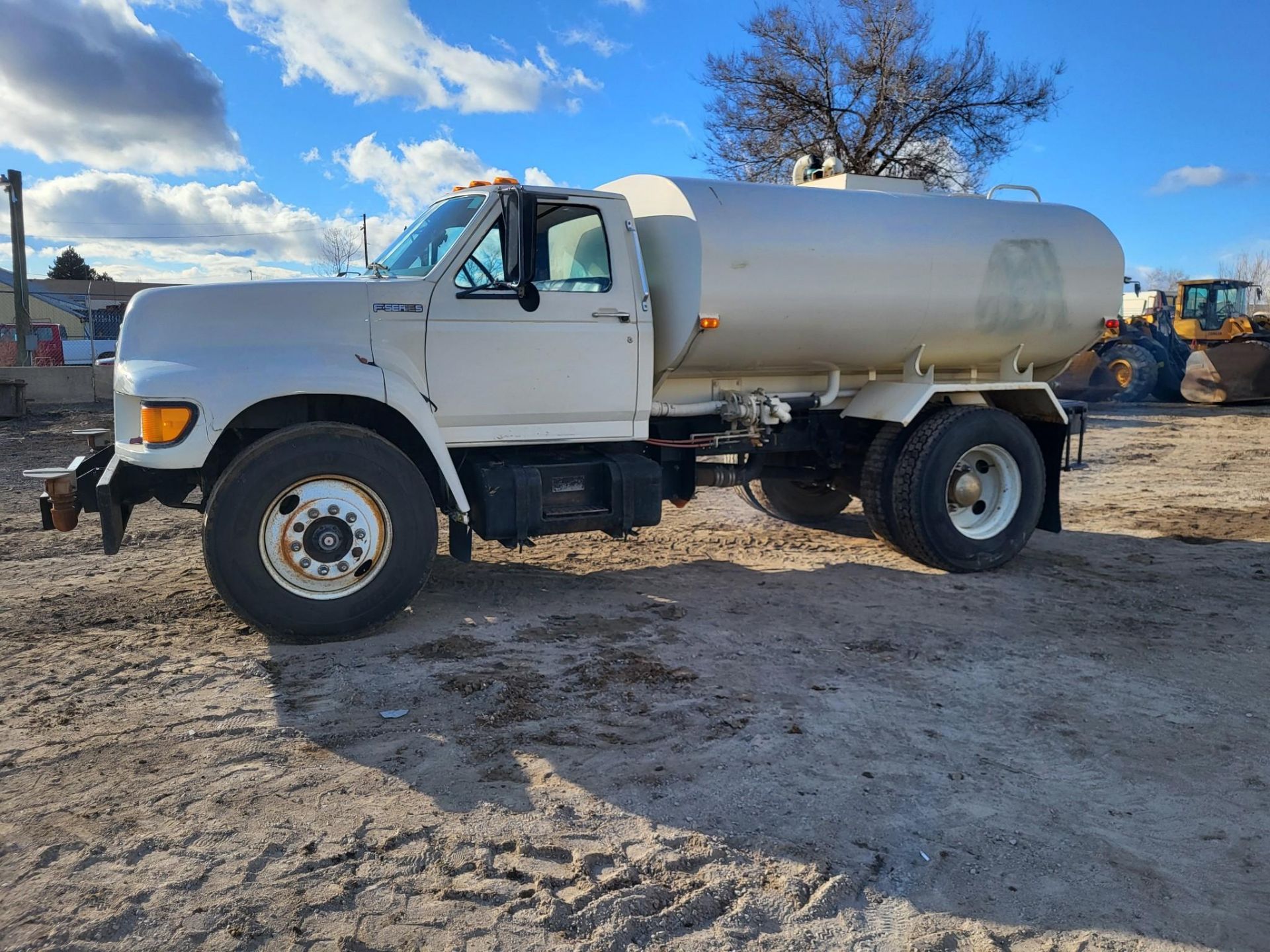 1998 FORD F800 WATER TRUCK, 27,496 MILES - Image 10 of 22