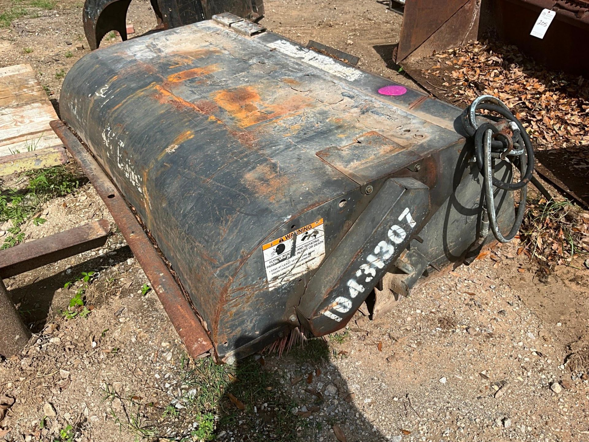 SKID STEER SWEEPER BUCKET ATTACHMENT - Image 4 of 4