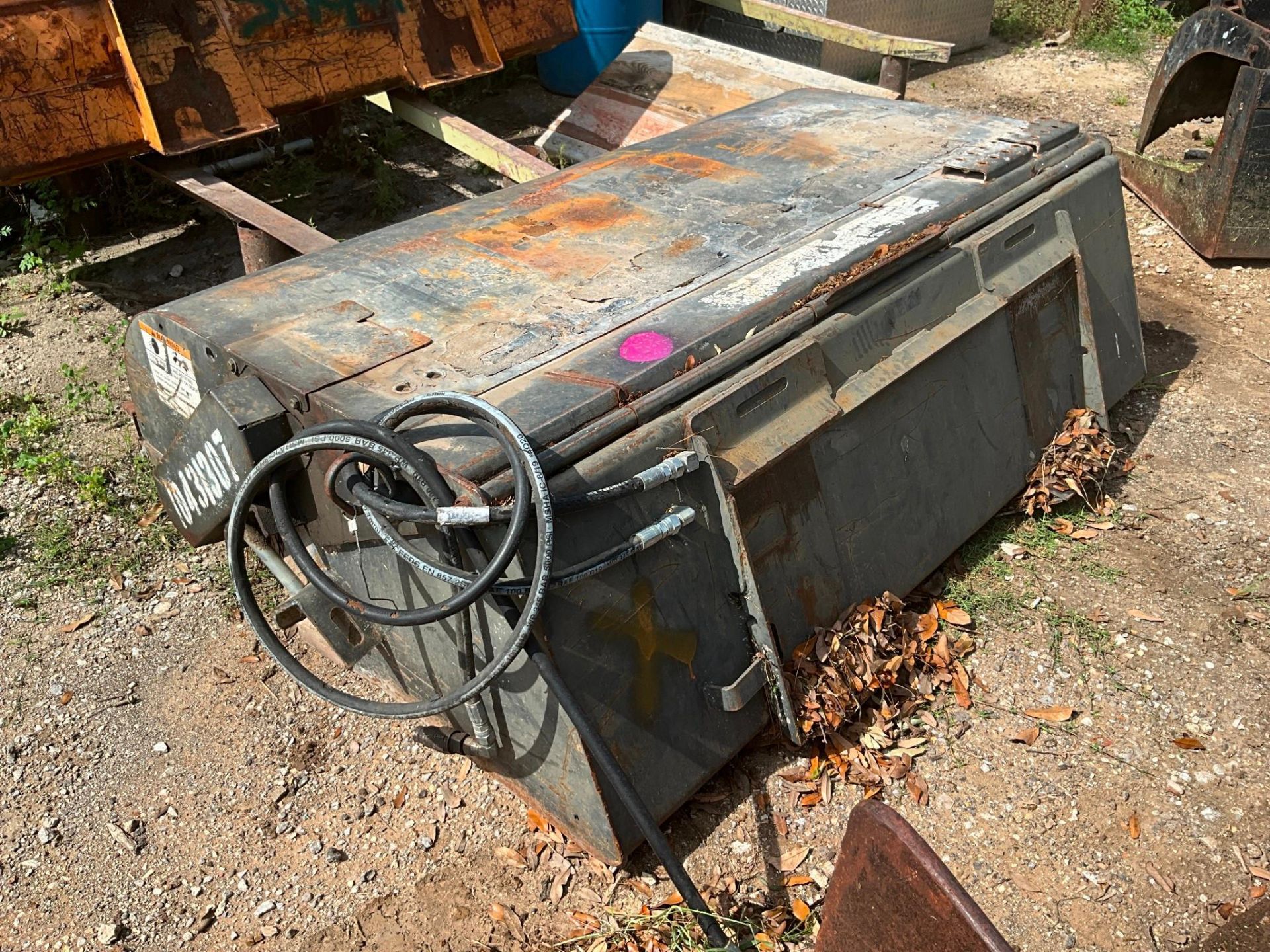 SKID STEER SWEEPER BUCKET ATTACHMENT - Image 3 of 4