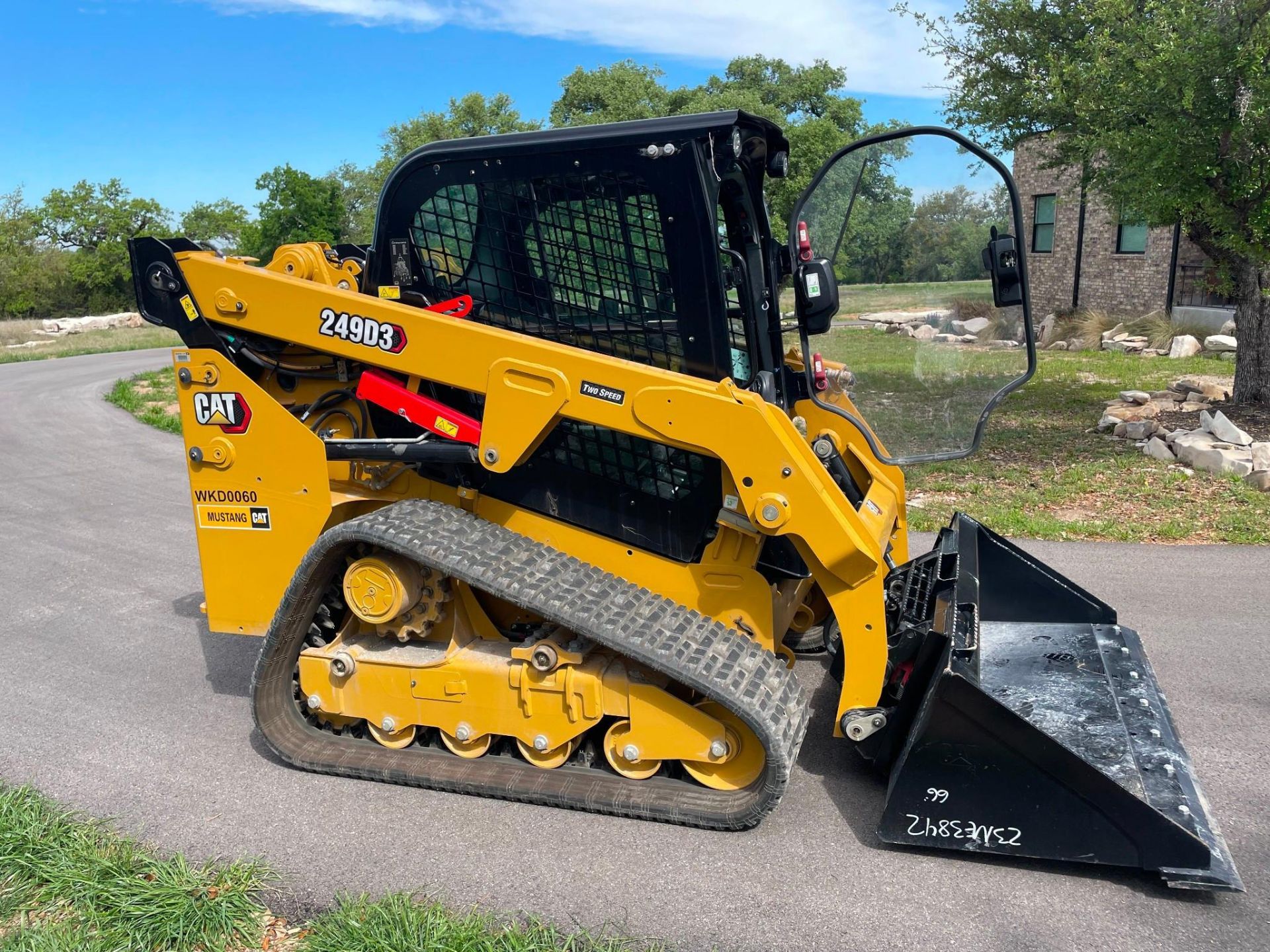 CAT 249D3 SKID STEER, 2023 – 6 HOURS STILL UNDER WARRANTY