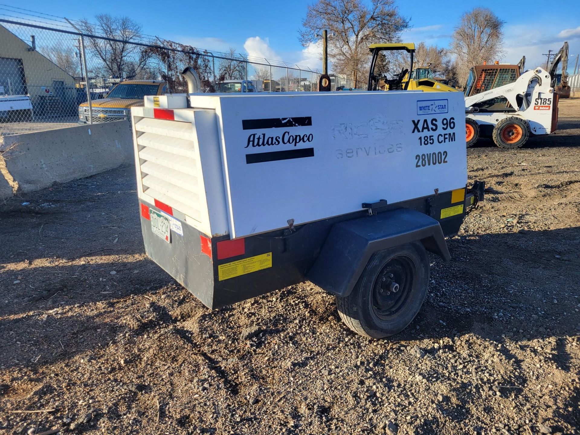 1999 ATLAS COPCO XAS96JD AIR COMPRESSOR WITH JACK HAMMER - Image 3 of 9