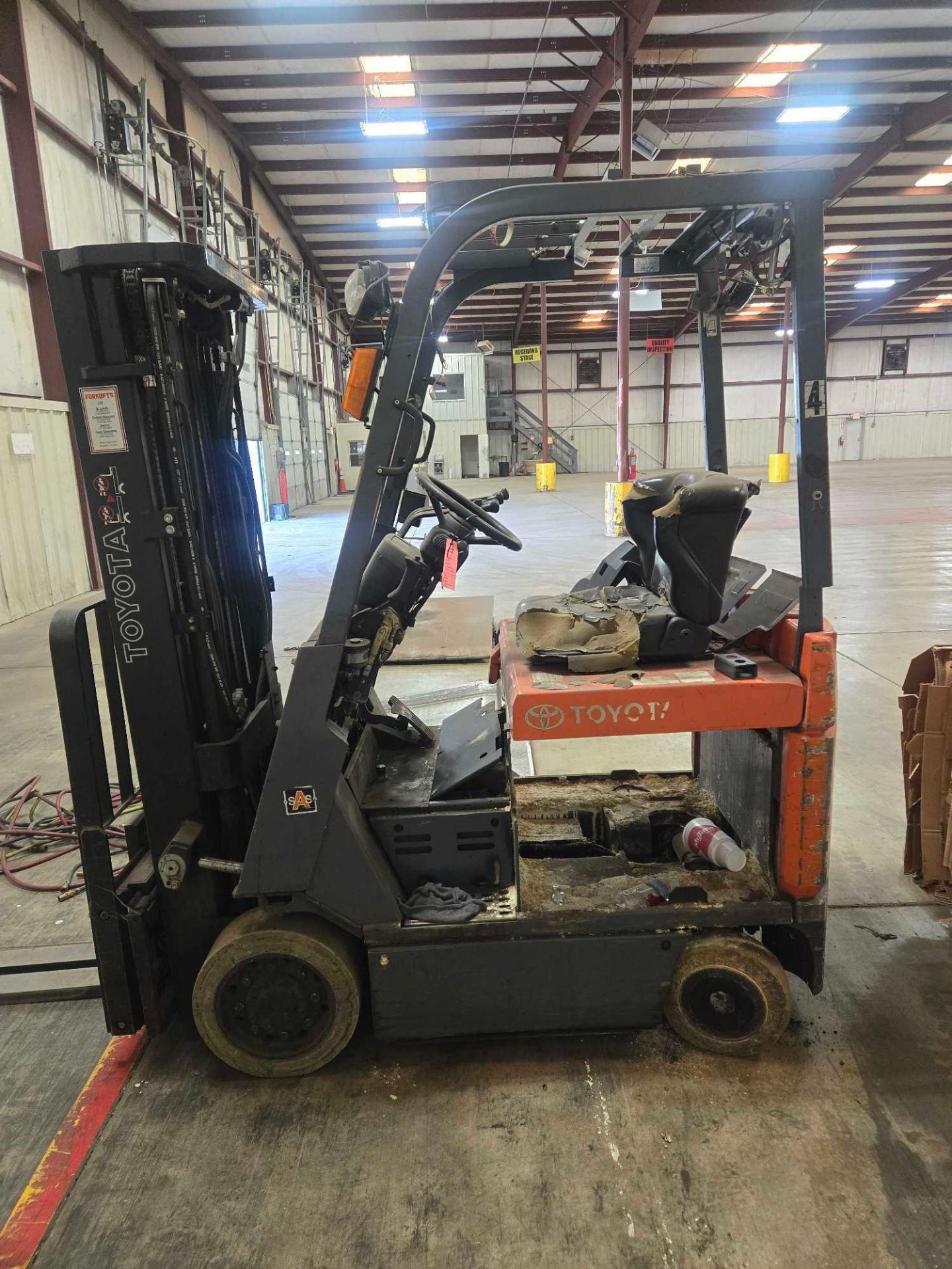 TOYOTA 7FBCU18 ELECTRIC FORK TRUCK