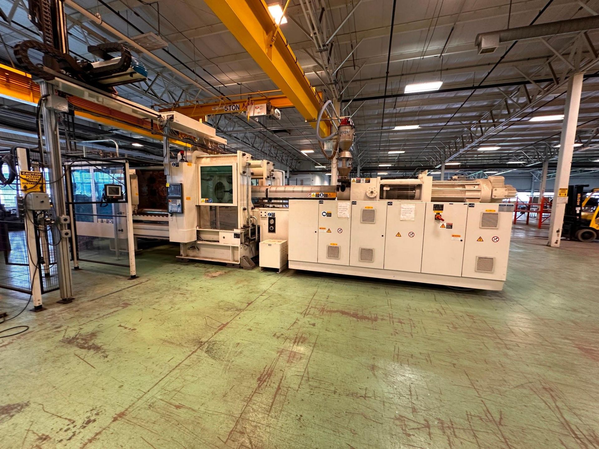 730 TON KRAUSS MAFFEI KM 650-6100 CX INJECTION MOLDER, 2013 - Image 4 of 24