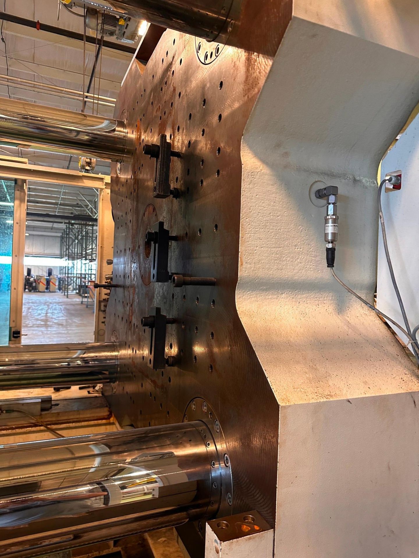 730 TON KRAUSS MAFFEI KM 650-6100 CX INJECTION MOLDER, 2013 - Image 11 of 24