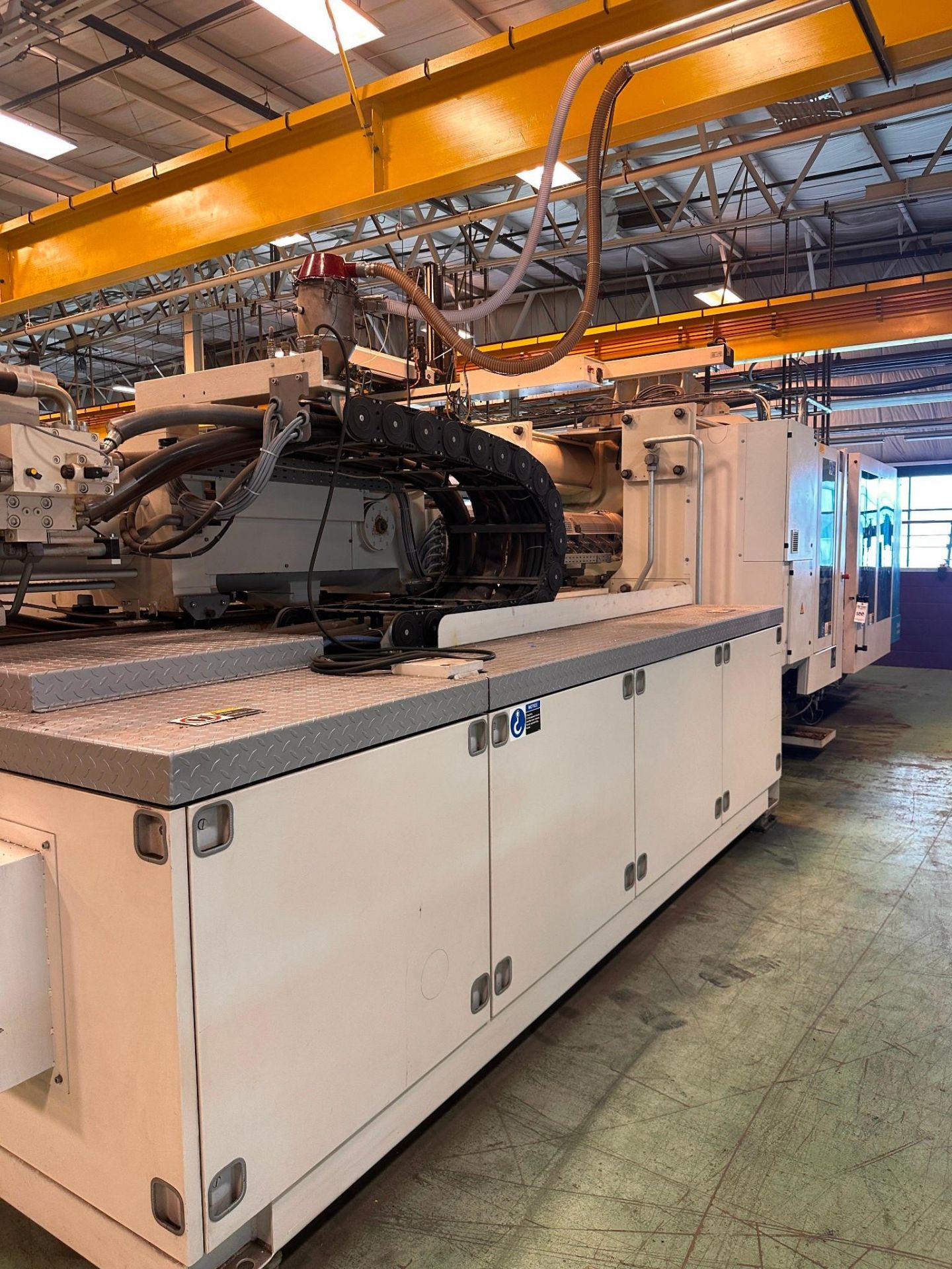 730 TON KRAUSS MAFFEI KM 650-6100 CX INJECTION MOLDER, 2013 - Image 15 of 24
