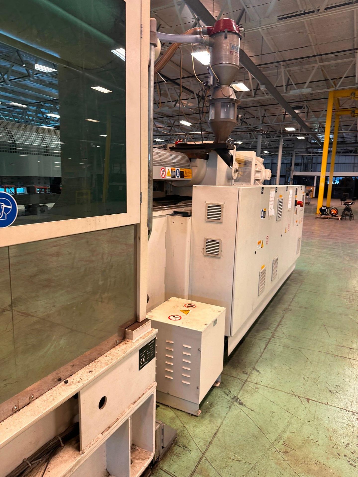 730 TON KRAUSS MAFFEI KM 650-6100 CX INJECTION MOLDER, 2013 - Image 6 of 24