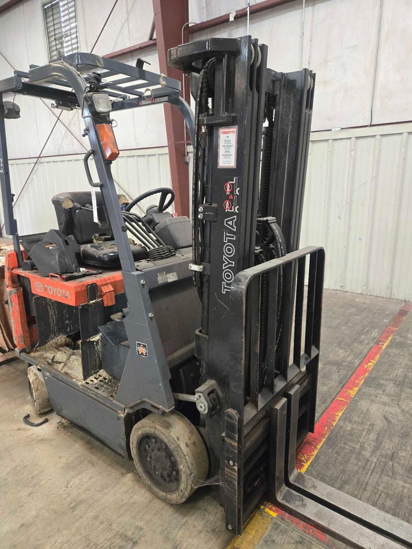 TOYOTA 7FBCU18 ELECTRIC FORK TRUCK - Image 2 of 9