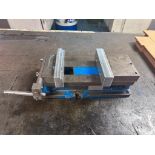 KURT D675 MACHINE VISE 6"