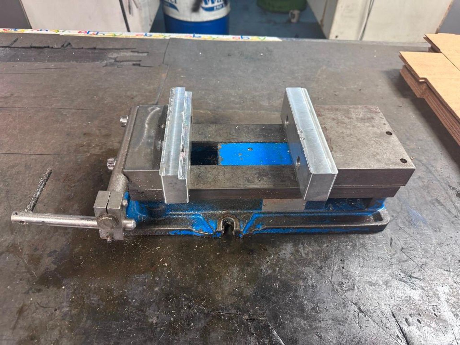 KURT D675 MACHINE VISE 6"