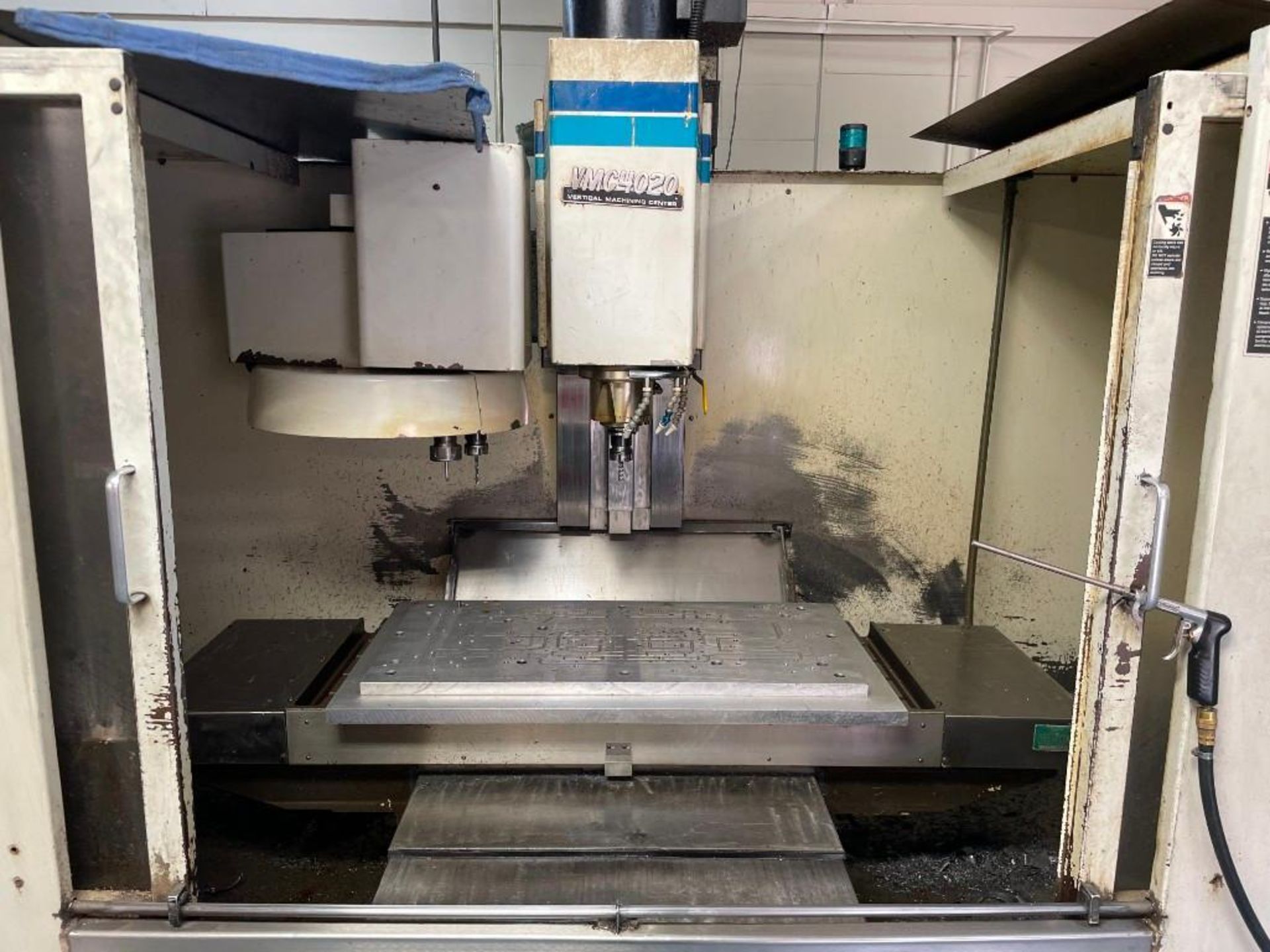 FADAL ENGINEERING VERTICAL MACHINING CENTER 4020HT - Image 2 of 9