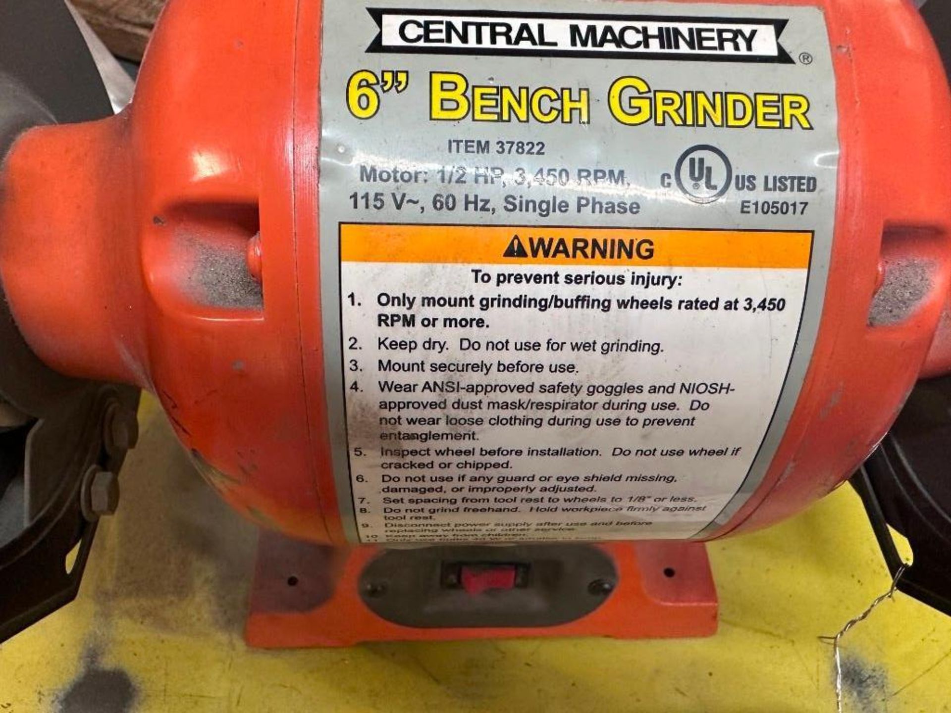 CENTRAL MACHINERY 6" BENCH GRINDER - Image 2 of 3
