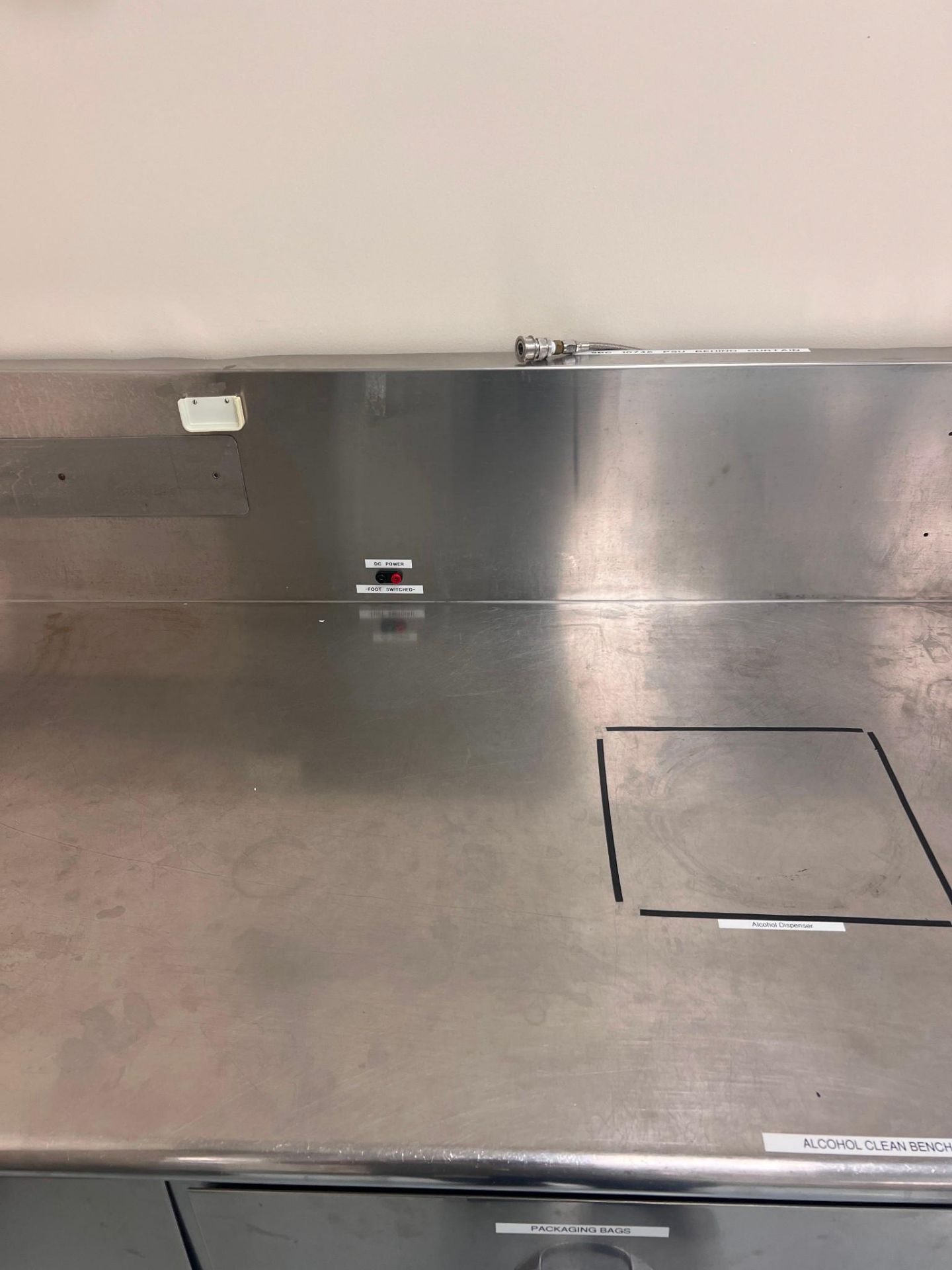 STAINLESS STEEL CLEANING TABLE - Image 3 of 4