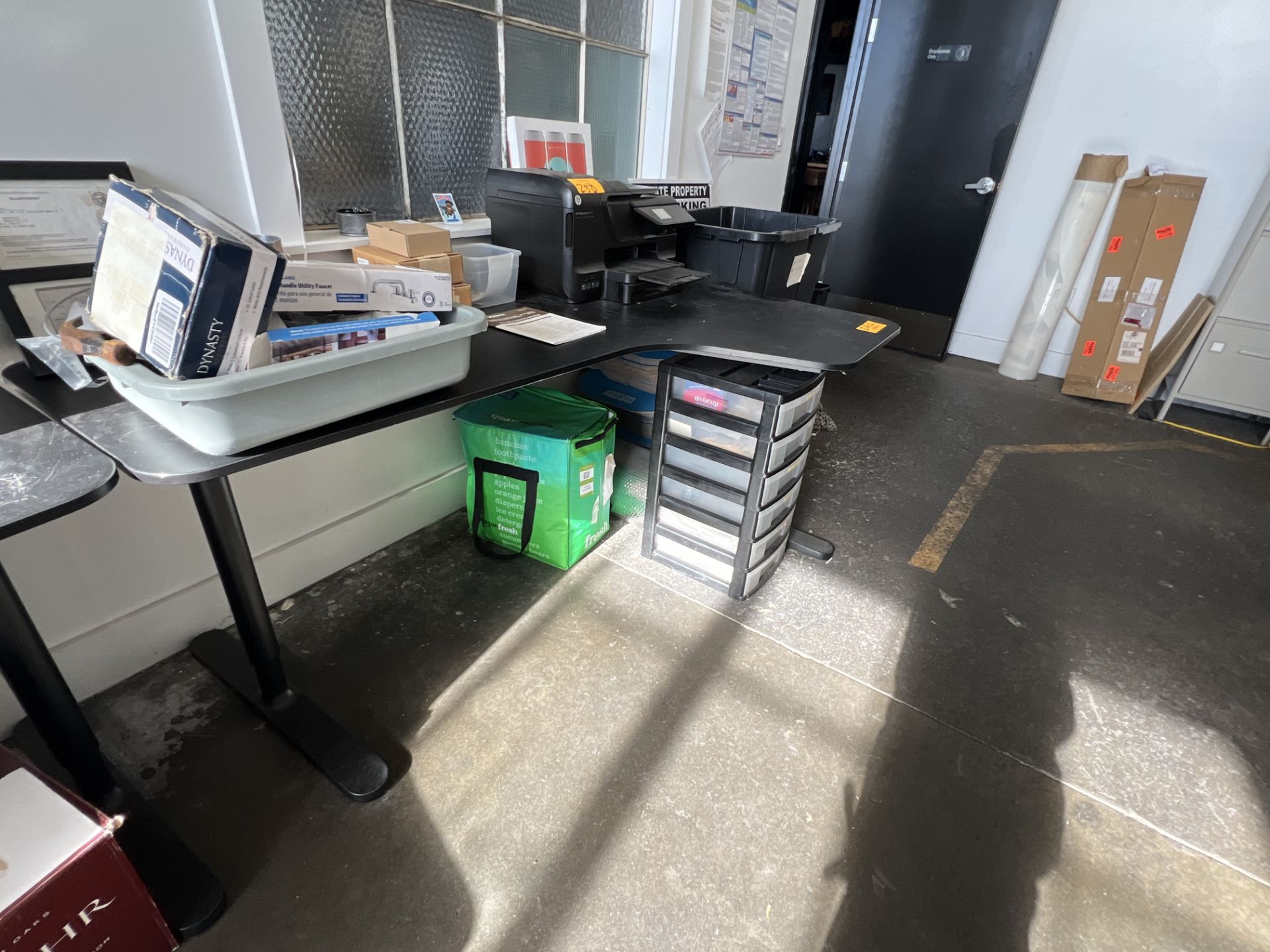 Work Desks - Image 4 of 4