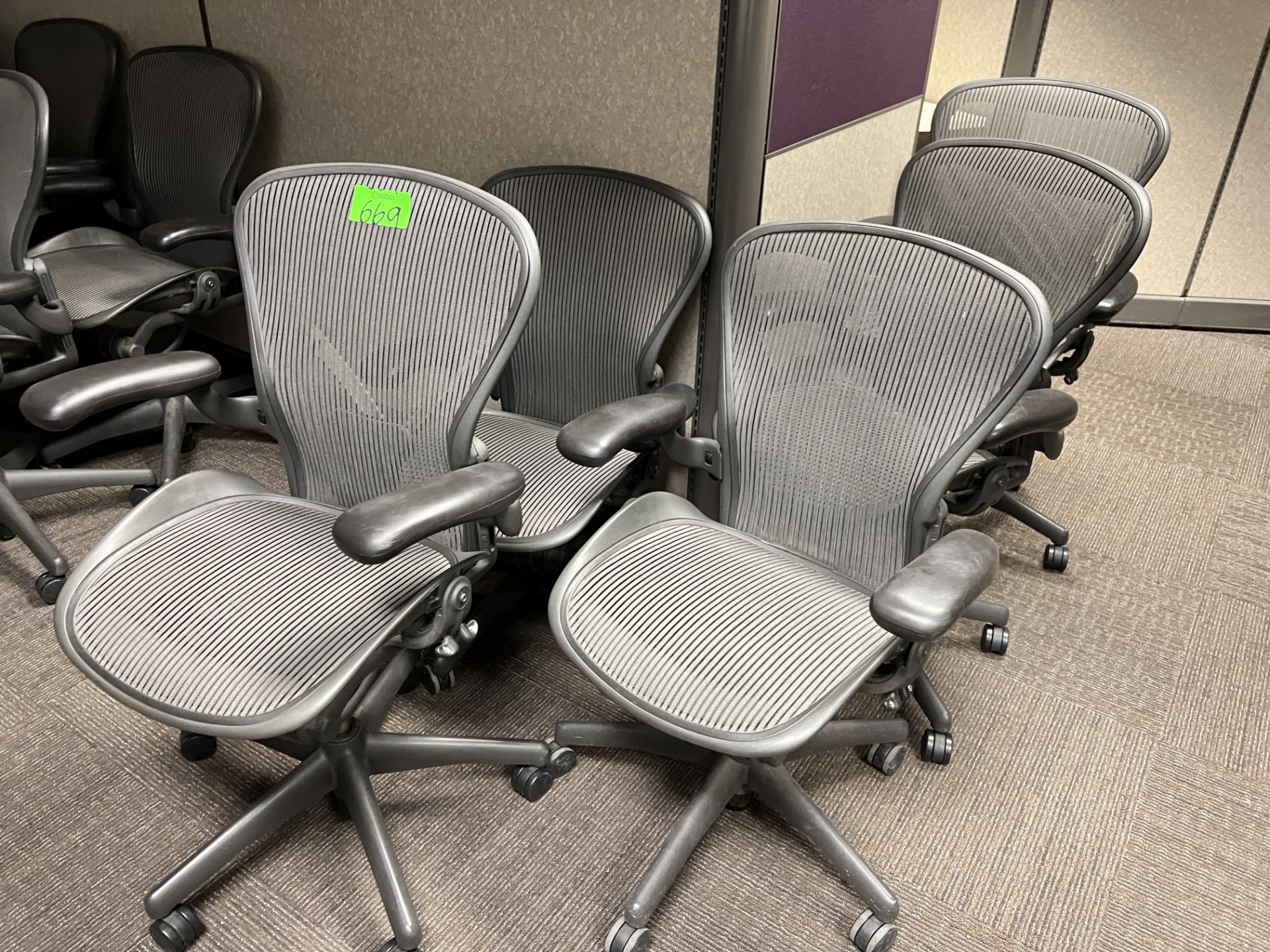 Office Chairs - Image 4 of 4