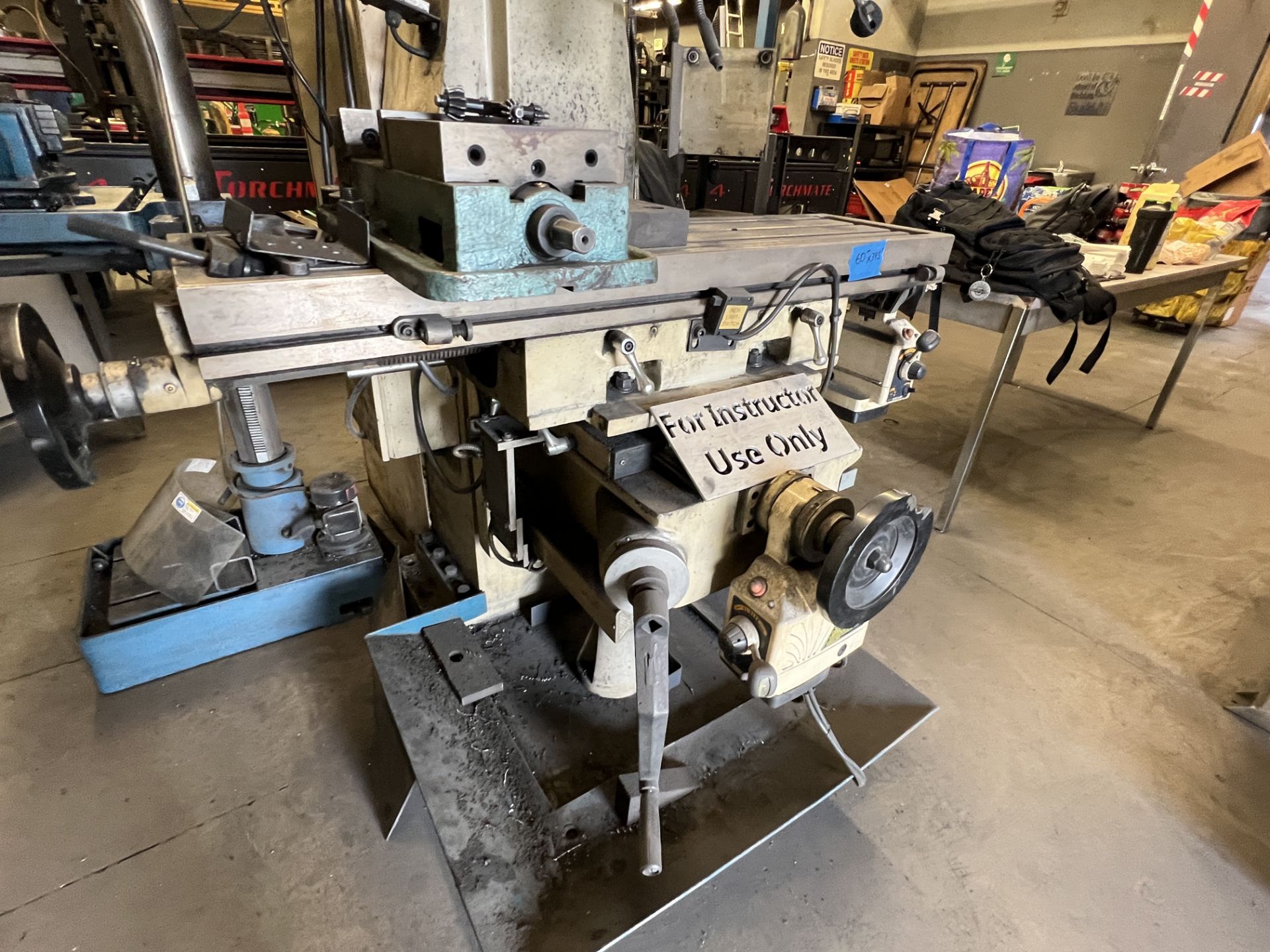 Vertical Knee Milling Machine - Image 6 of 9