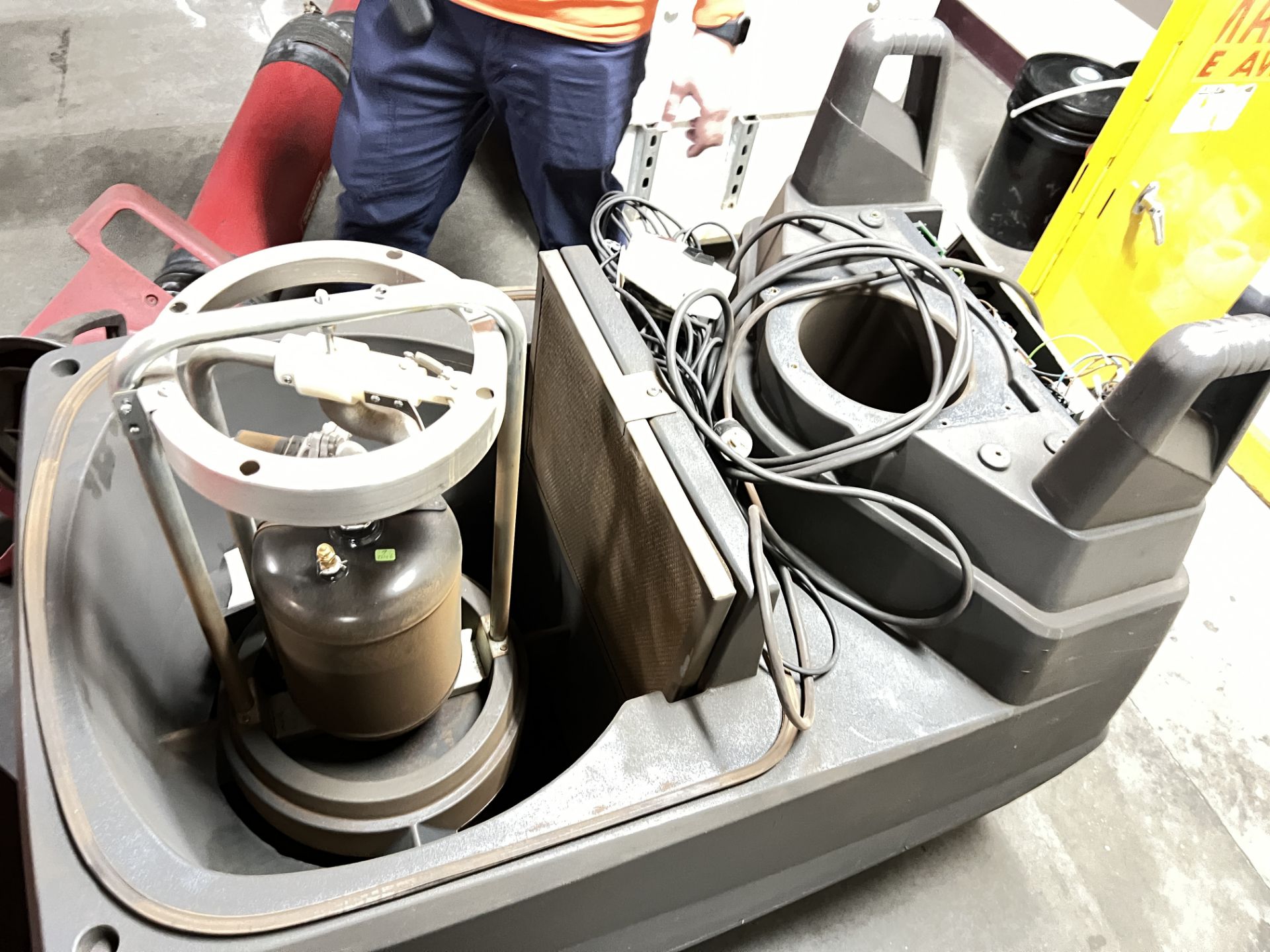 Mobile Portable Welding Fume Extractor Assembly - Image 4 of 8