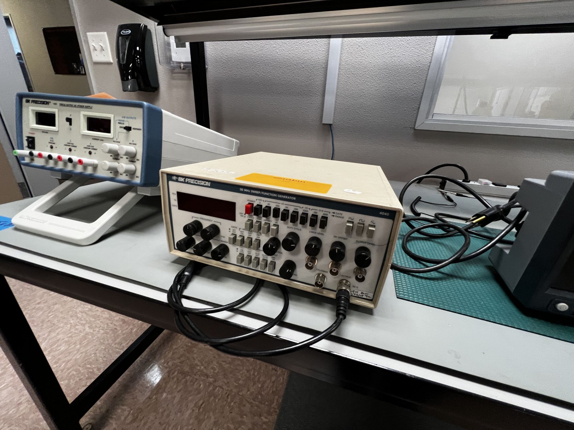 Function Generator - Image 2 of 2