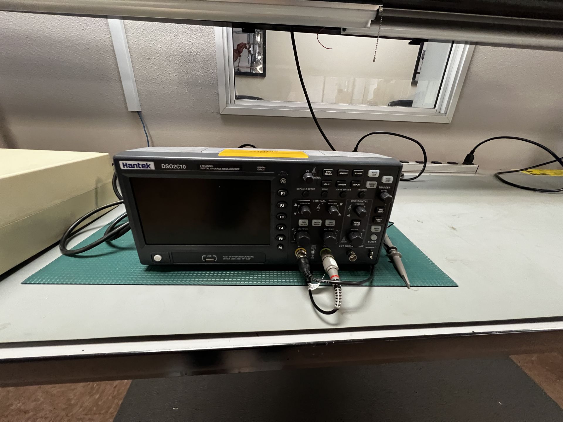 Digital Oscilloscope - Image 2 of 2