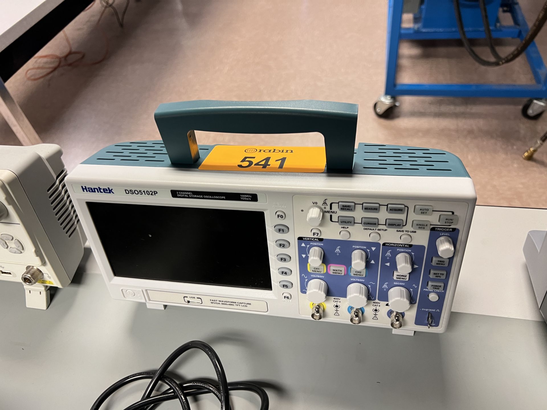 Digital Oscilloscope - Image 2 of 2