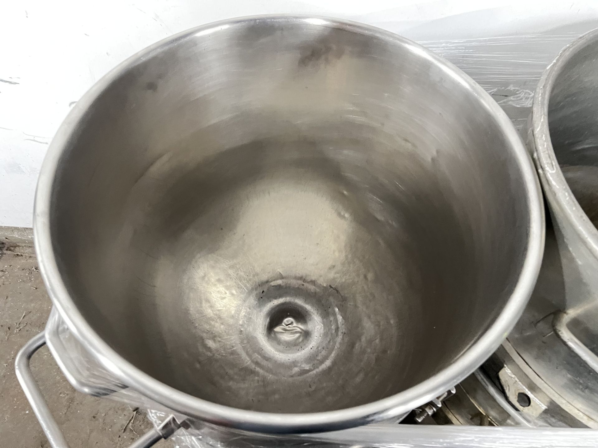 Mixing Bowls - Image 2 of 2