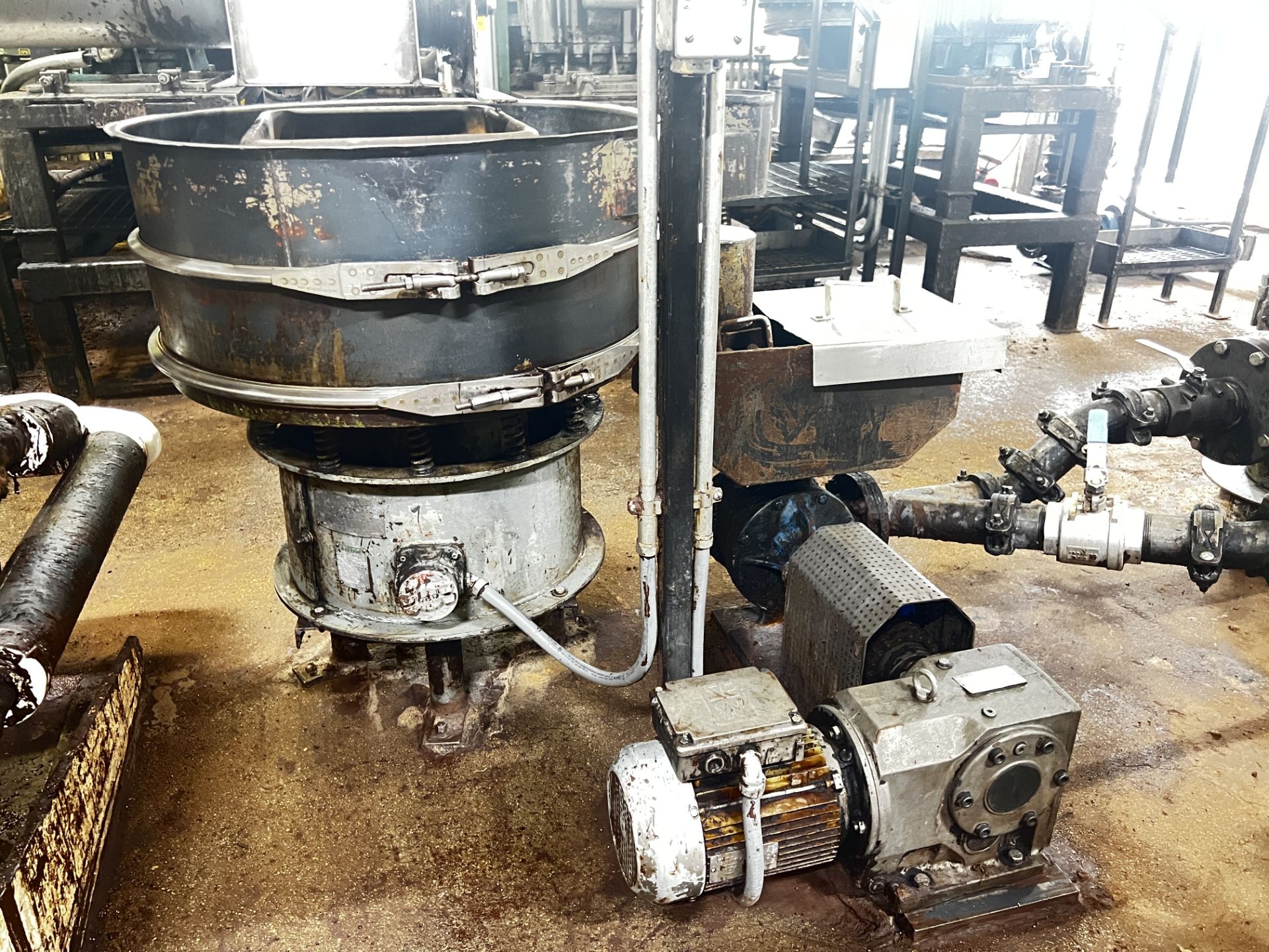 Vibratory Separator - Image 2 of 5