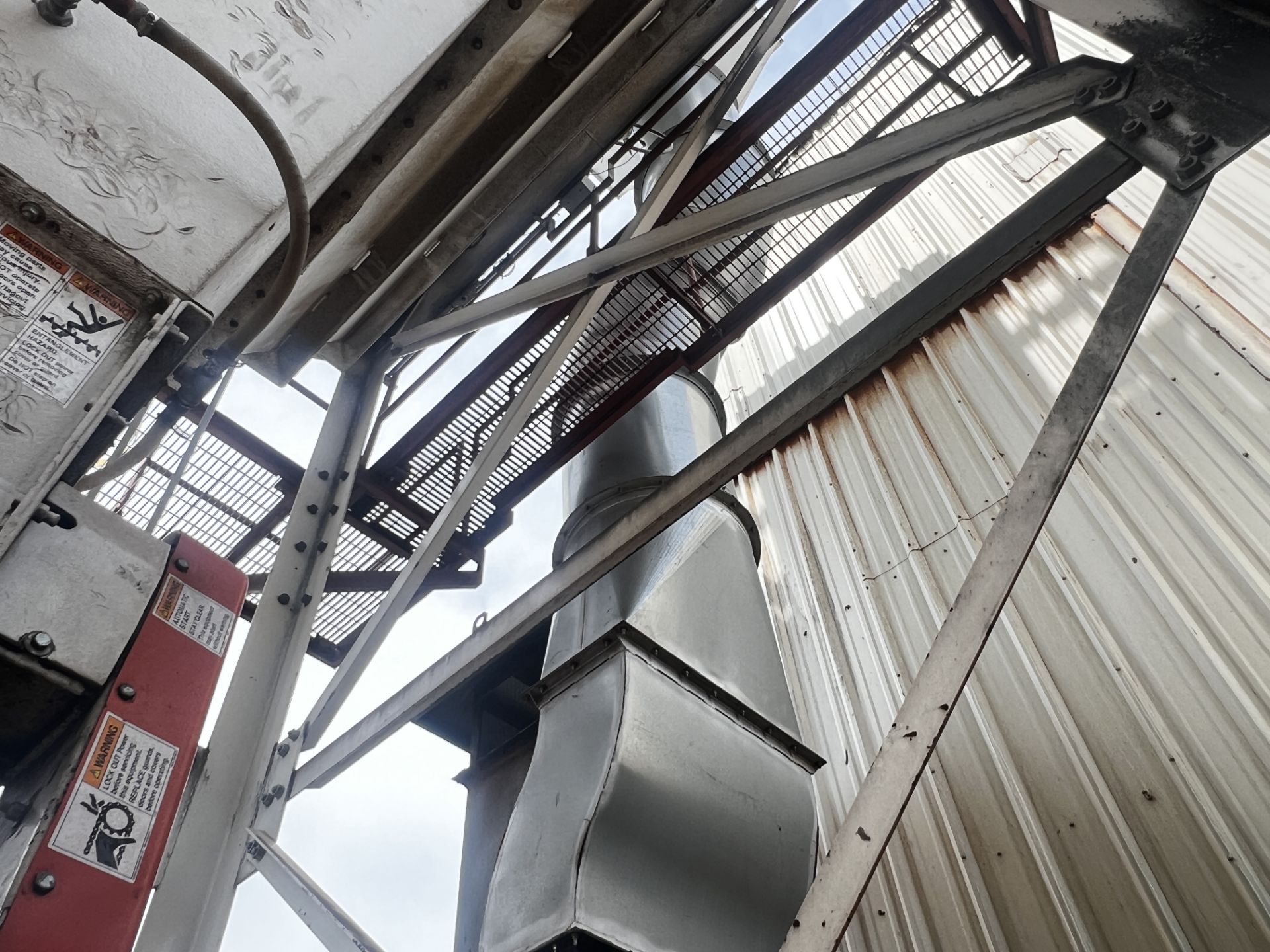 Dust collector - Image 9 of 13