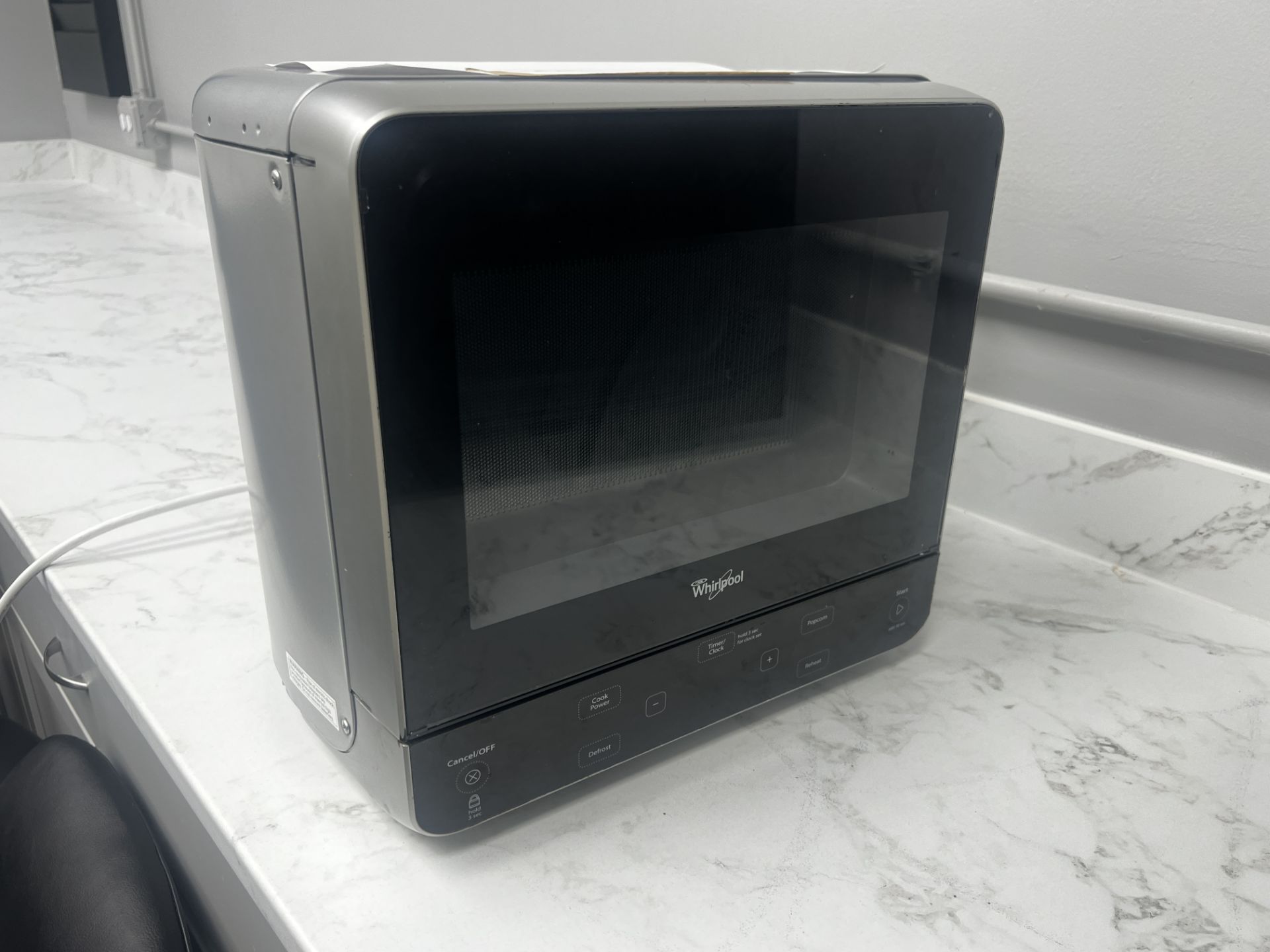 Microwave Ovens - Image 2 of 7