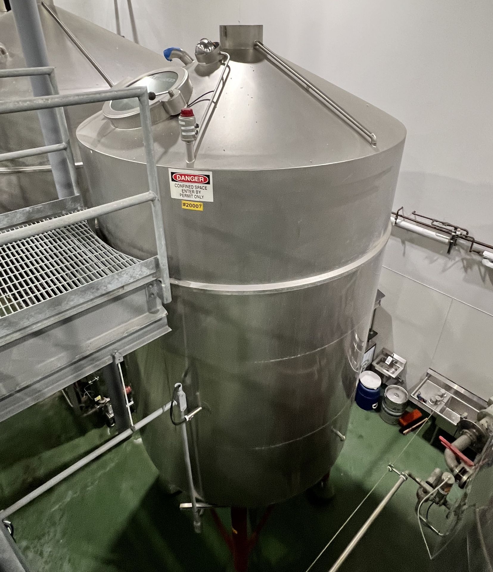 Wort Holding Tank - Image 4 of 14