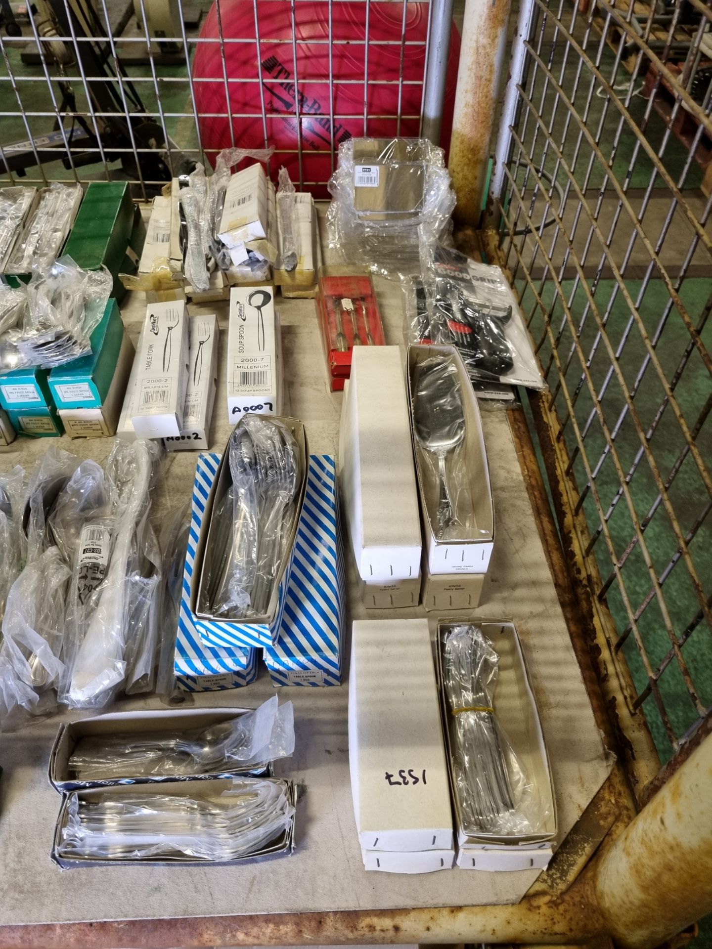 Catering Equipment - stainless steel cutlery table knives, forks table/dessert, spoons, peeler, - Bild 2 aus 8