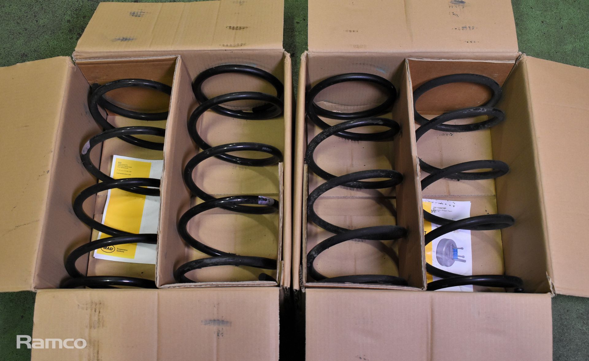 2x boxes of MAD Suspension Systems HV-104418P Mitsubishi Shogun Sport reinforced rear springs