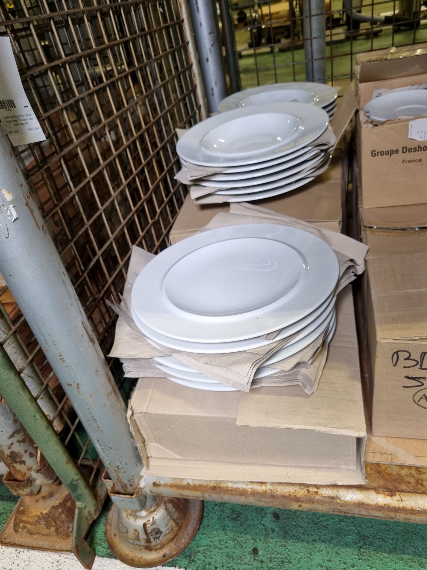 Catering Equipment - White large plates, fruit bowl, side plate, saucers - Image 3 of 5