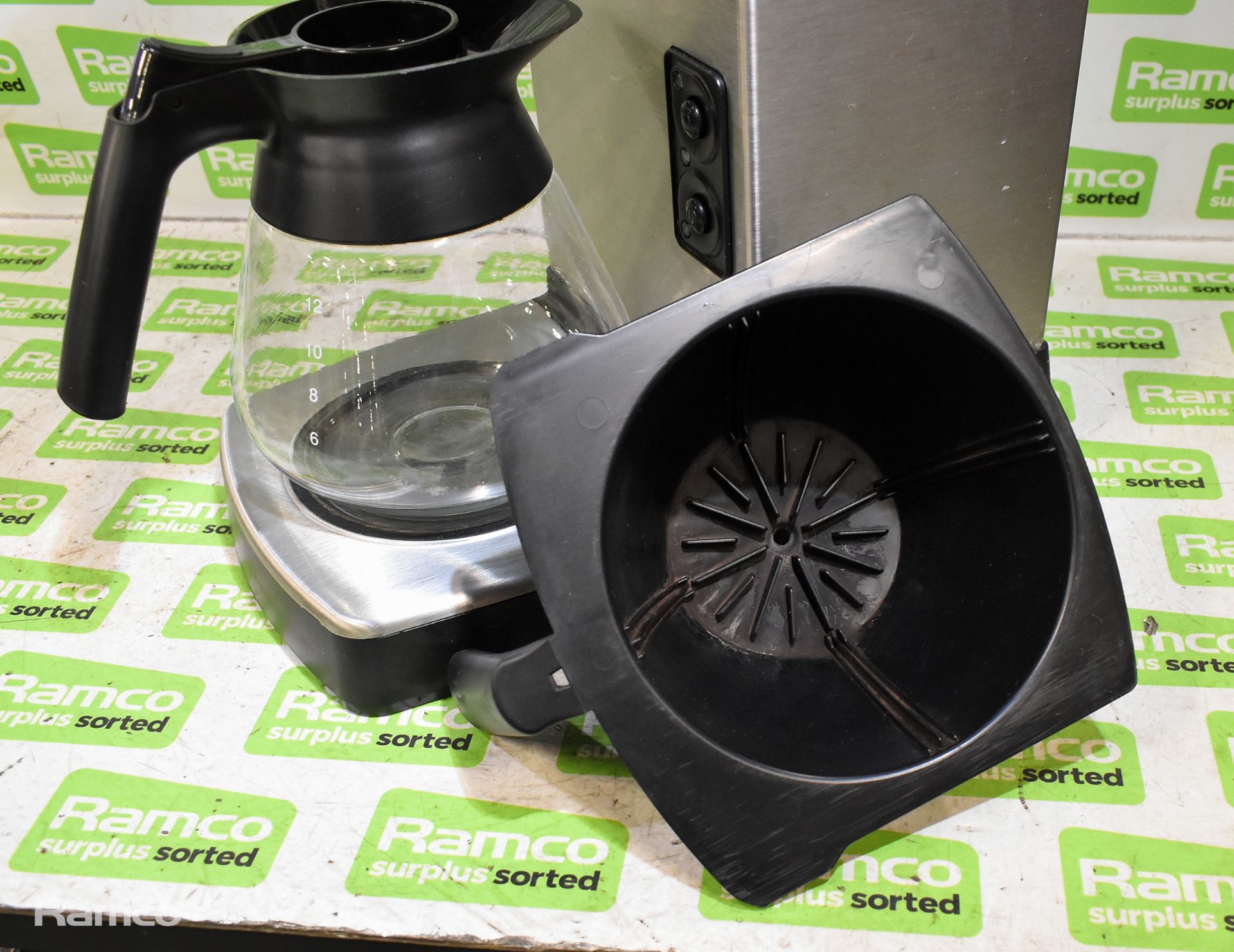 Bravilor Bonamat Novo quick filter coffee machine with 2 coffee jugs - Image 6 of 8