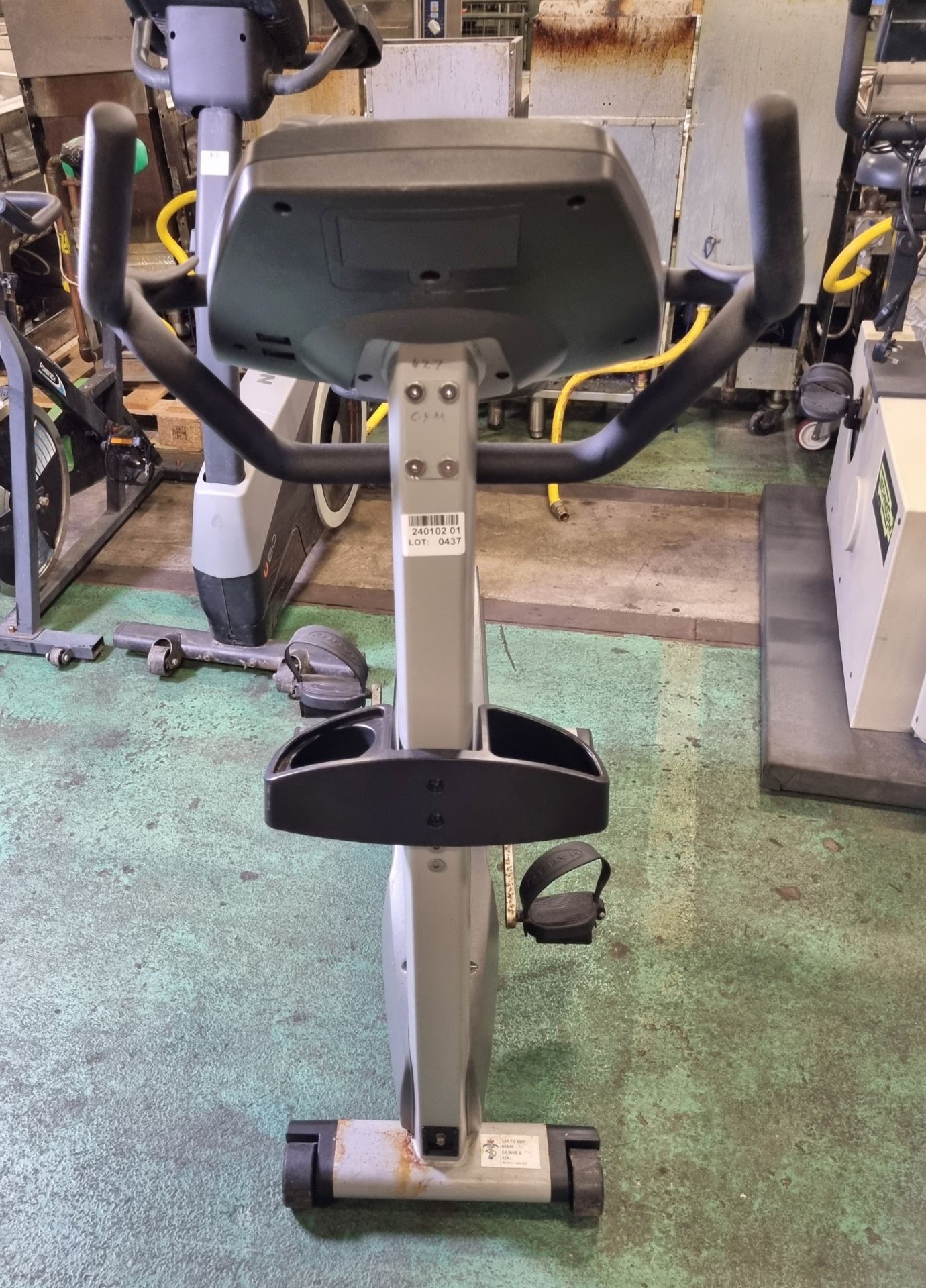 Matrix U1X upright exercise bike - L 1100 x W 660 x H 1300mm - Image 3 of 5