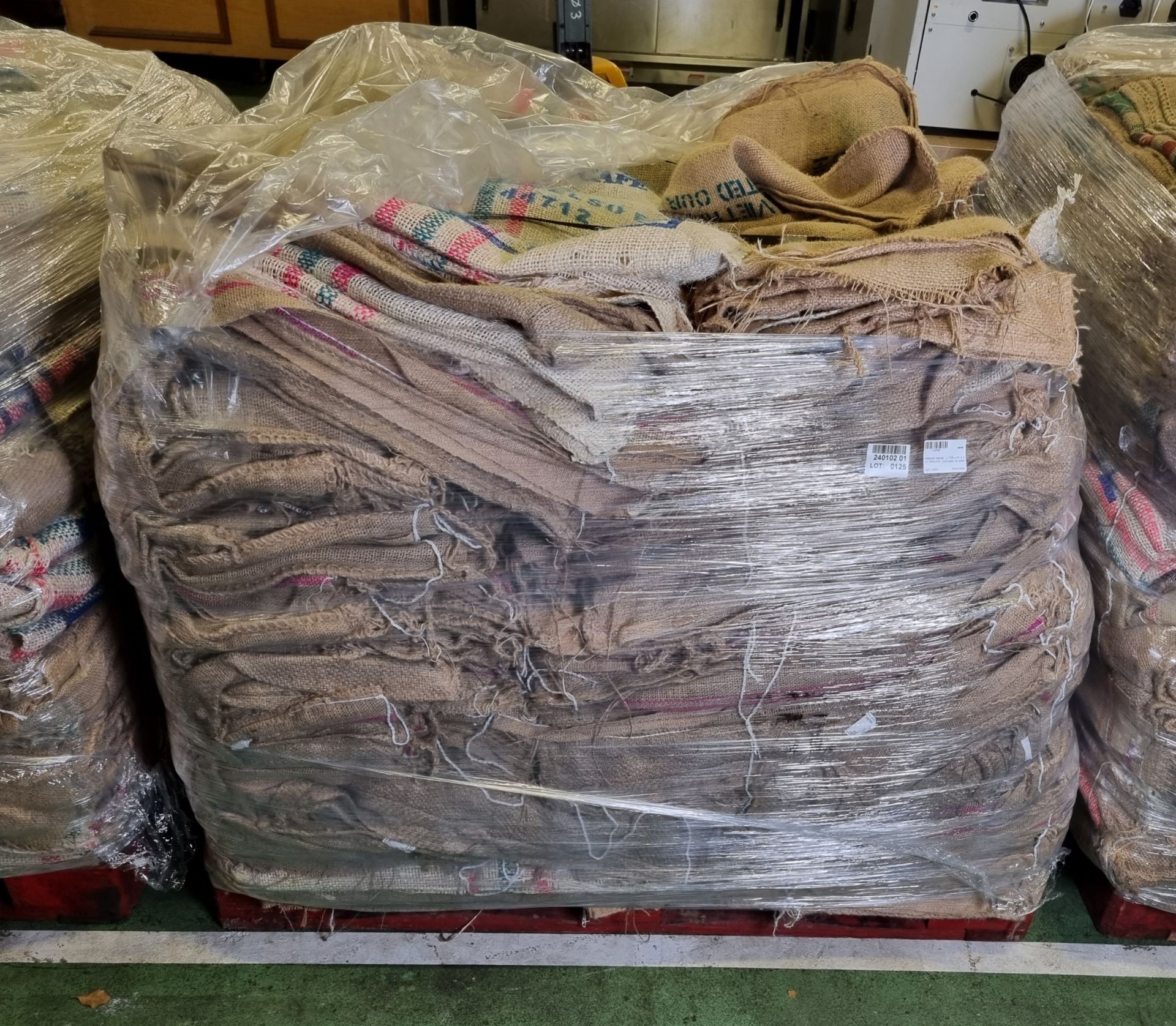 Pallet of hessian sacks - L 700 x W 2 x H 1000mm - cut open on side