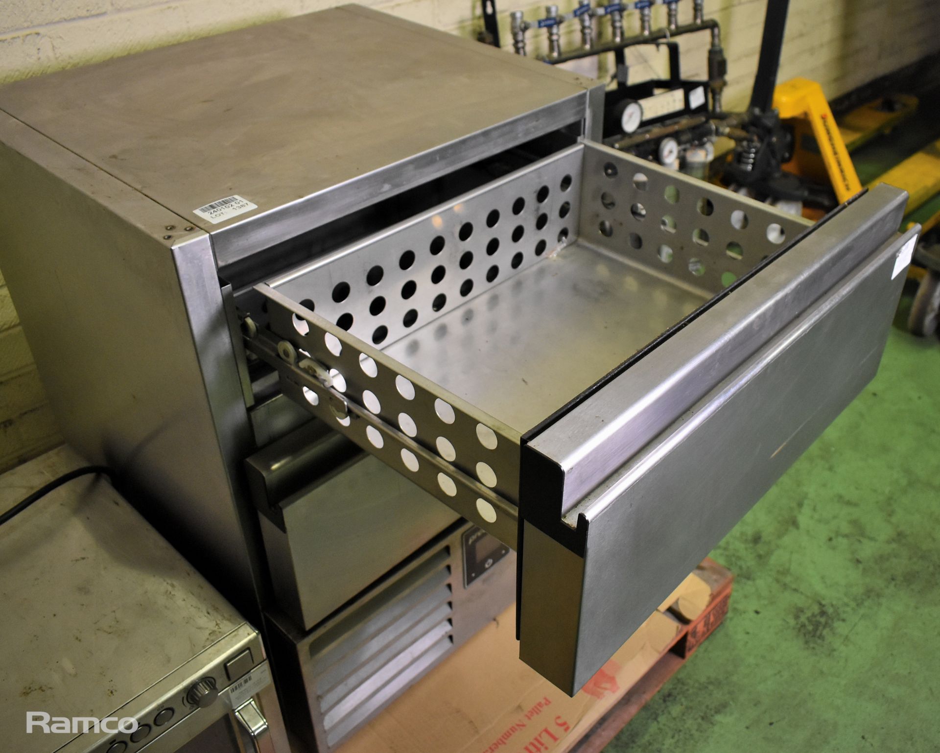 Precision LUIC150 stainless steel undercounter freezer - W 650 x D 550 x H 850mm - Image 4 of 6