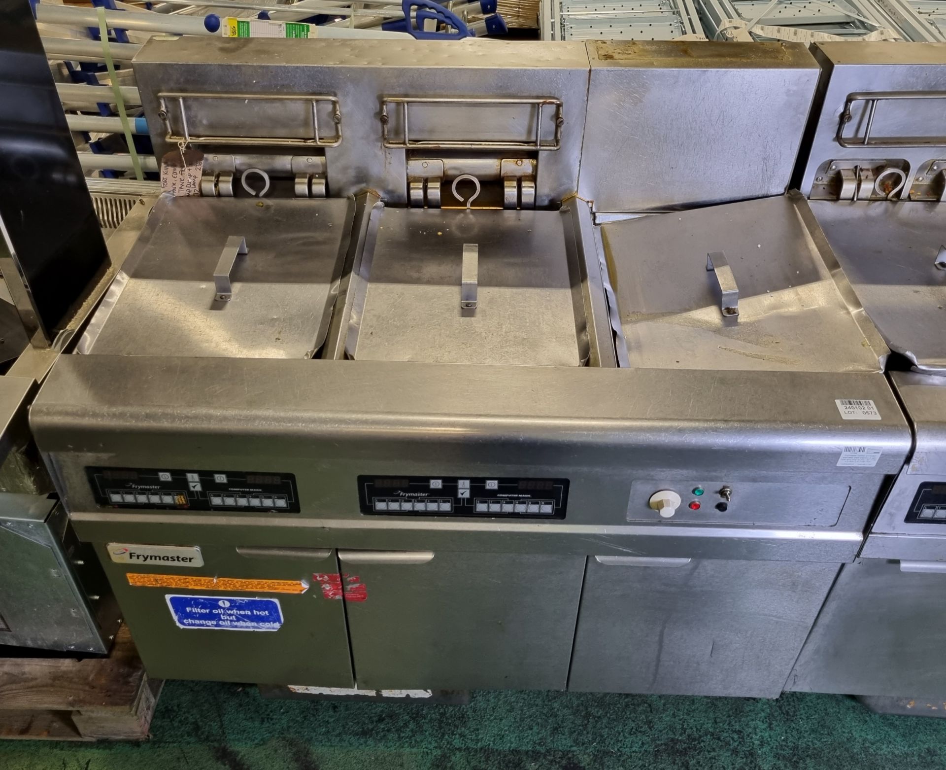 Frymaster FMRE 217CSD stainless steel electric 2 well fryer and chip dump - W 1190 x D 800 x H 1140 - Bild 2 aus 7