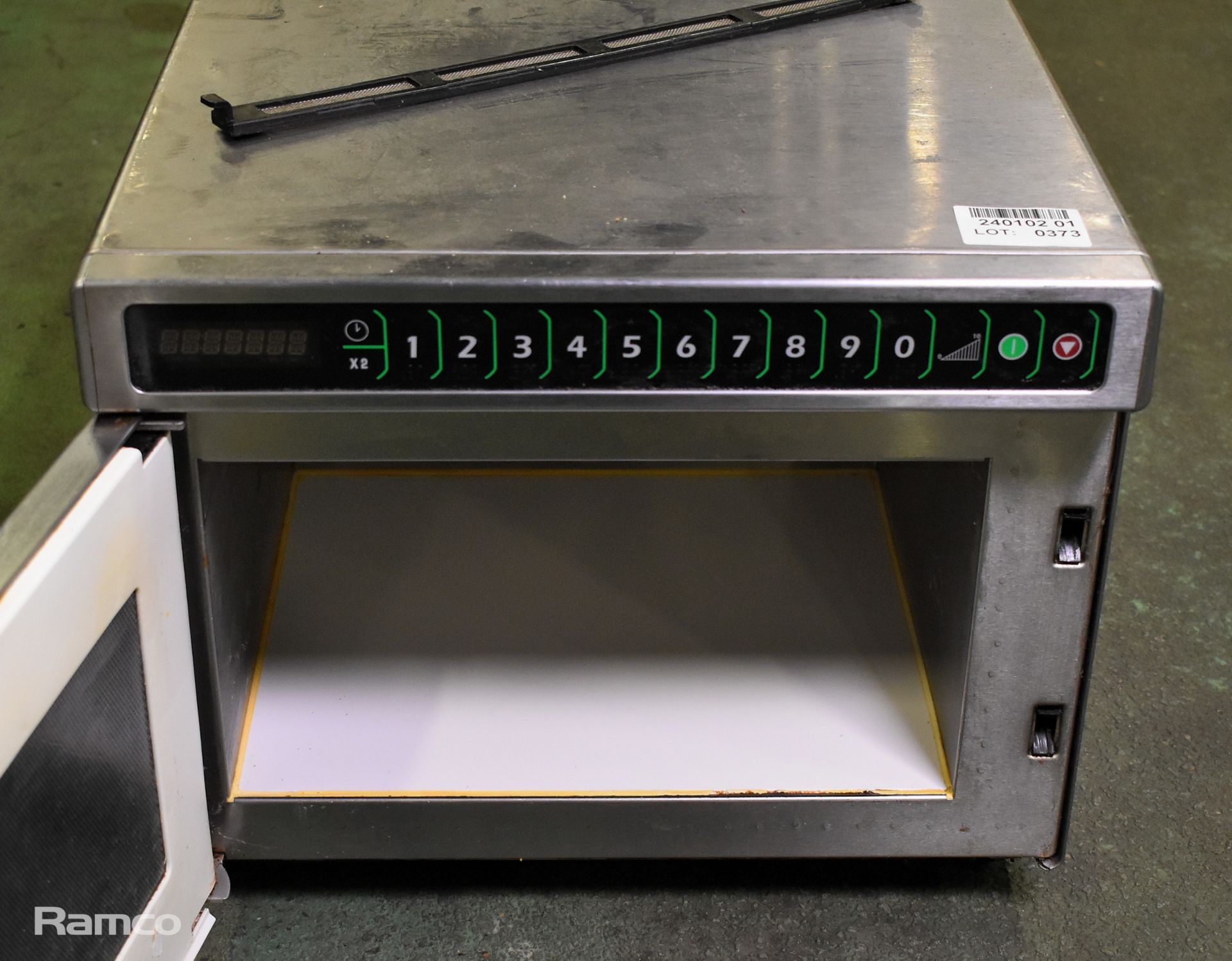 MenuMaster DEC14E2 heavy duty programmable 1400W microwave - Image 3 of 6
